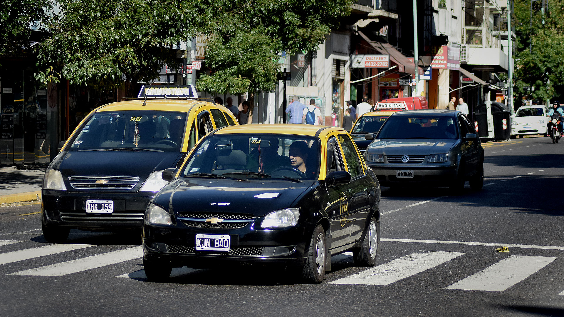 Muchos taxistas salieron a prestar servicio pese a las amenazas del gremialista Omar Viviani (Foto: Nicolás Stulberg)
