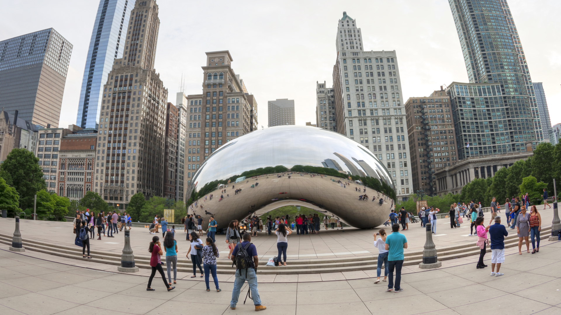 La escultura “Cloud Gate” en Chicago, Illinois. Creada por el artista Anish Kapoor, esta estructura elíptica se ubica en el Millennium Park y refleja el famoso skyline de la ciudad de los vientos (istock)