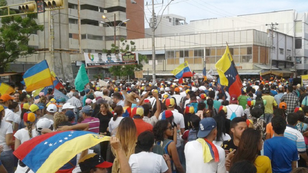 “Aquí no se habla mal de Chávez”, decía la gigantografía quemada (El Pitazo)