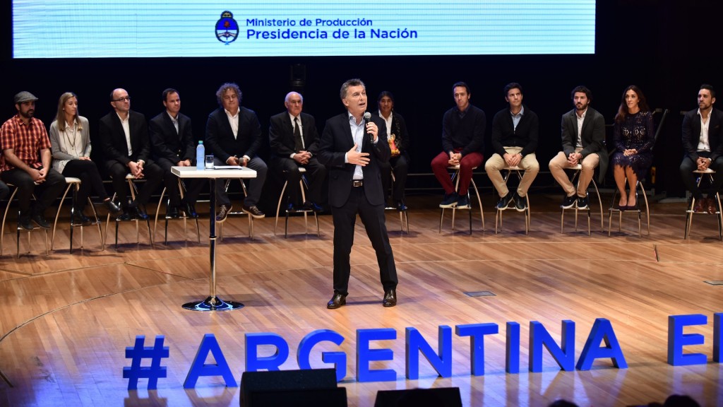 (Adrián Escandar)