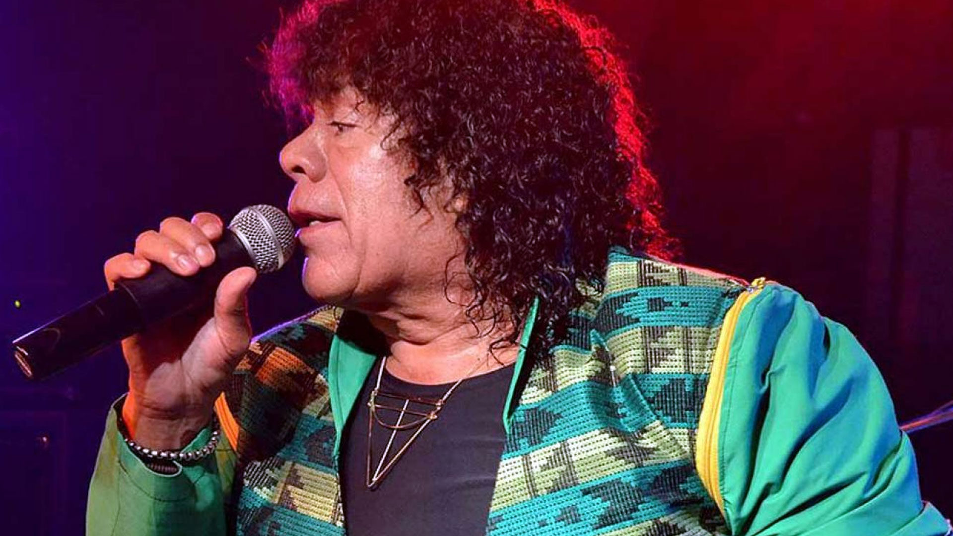 El cantante argentino “La Mona” Jimenez subió en 2018 más de 50 álbumes a las plataformas digitales