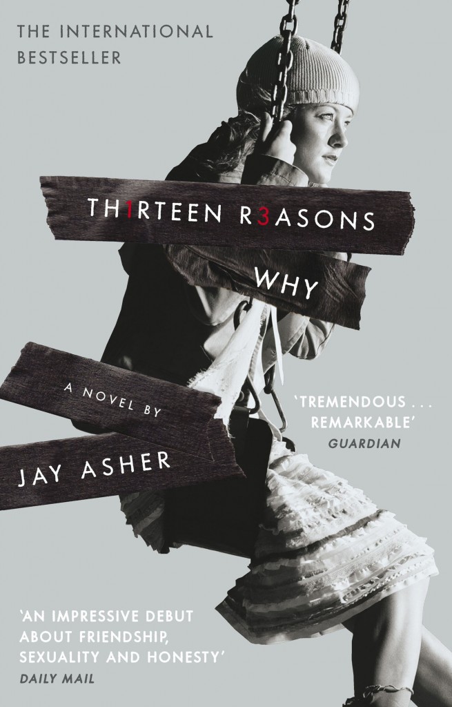 El libro que inspiró la serie, publicado en 2007 por Jay Asher, fue best seller