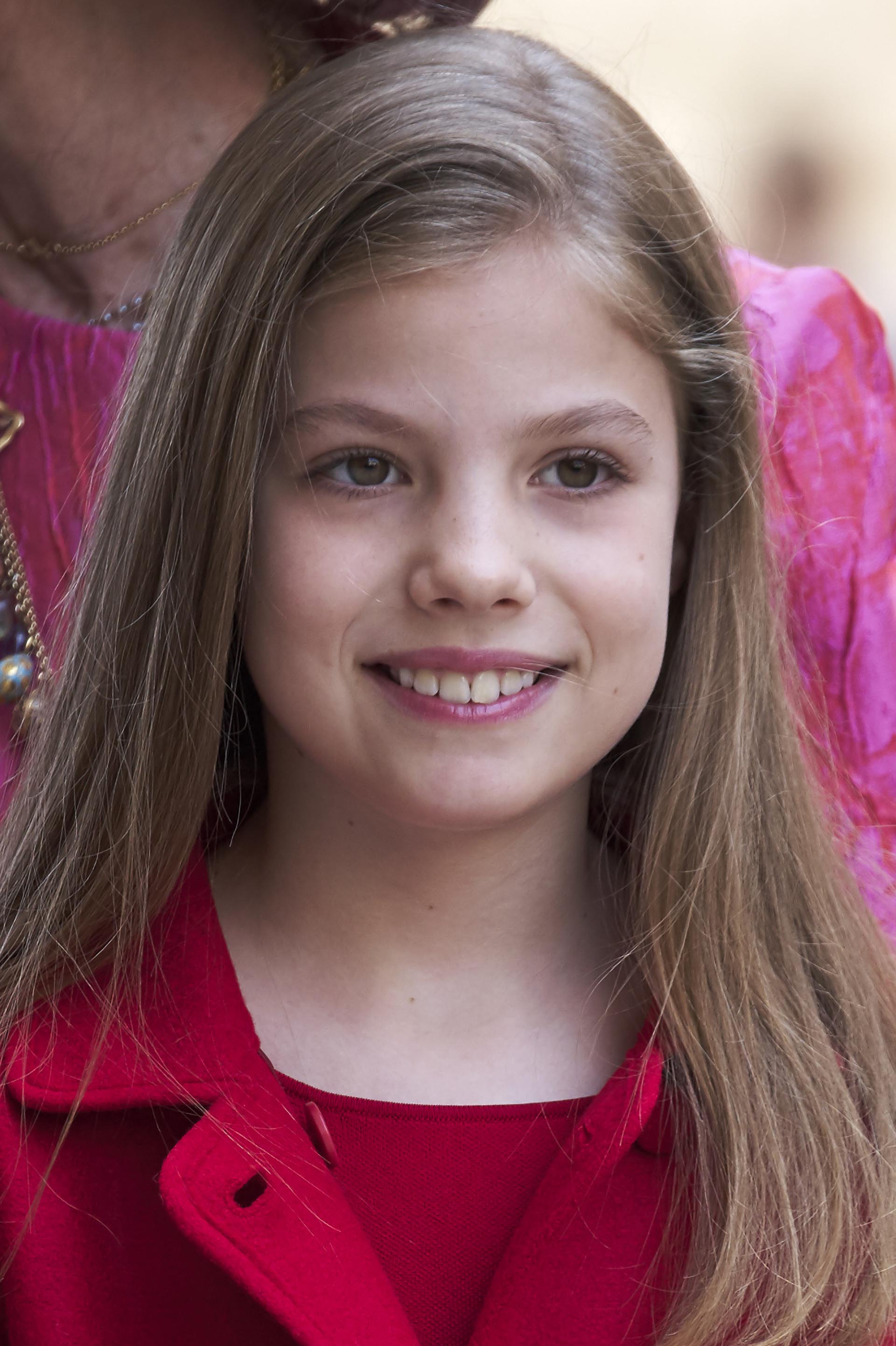 La princesa Sofía, de 9 años, lució un conjunto íntegramente en colorado