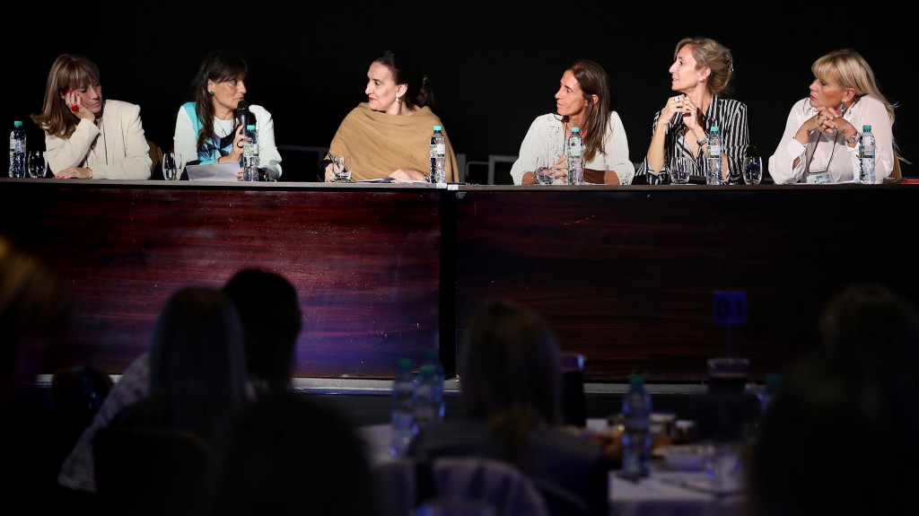 Claudia Segovia, Viviana Zocco, Gabriela Michetti, Mariana Feld, María Laura Tramezzani y Marcela Losardo (Nicolás Stulberg)