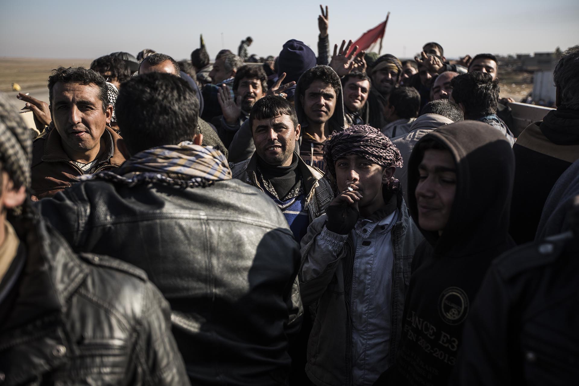 Cientos de yazidíes llegan en hacinados camiones al campo de refugiados de Essian cada día huyendo del ISIS (Pablo Cobos)