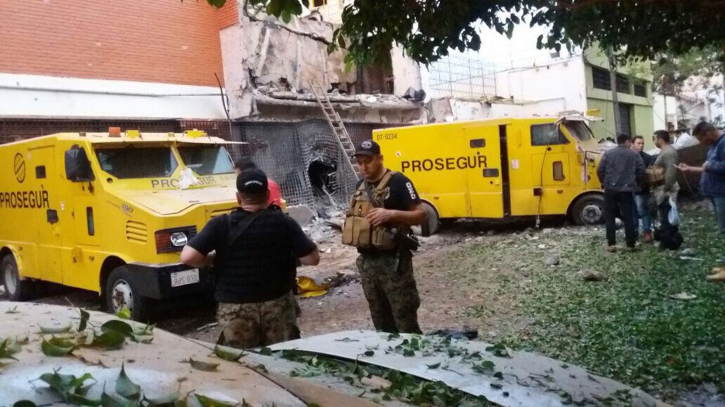 Se escucharon al menos cinco explosiones en la zona