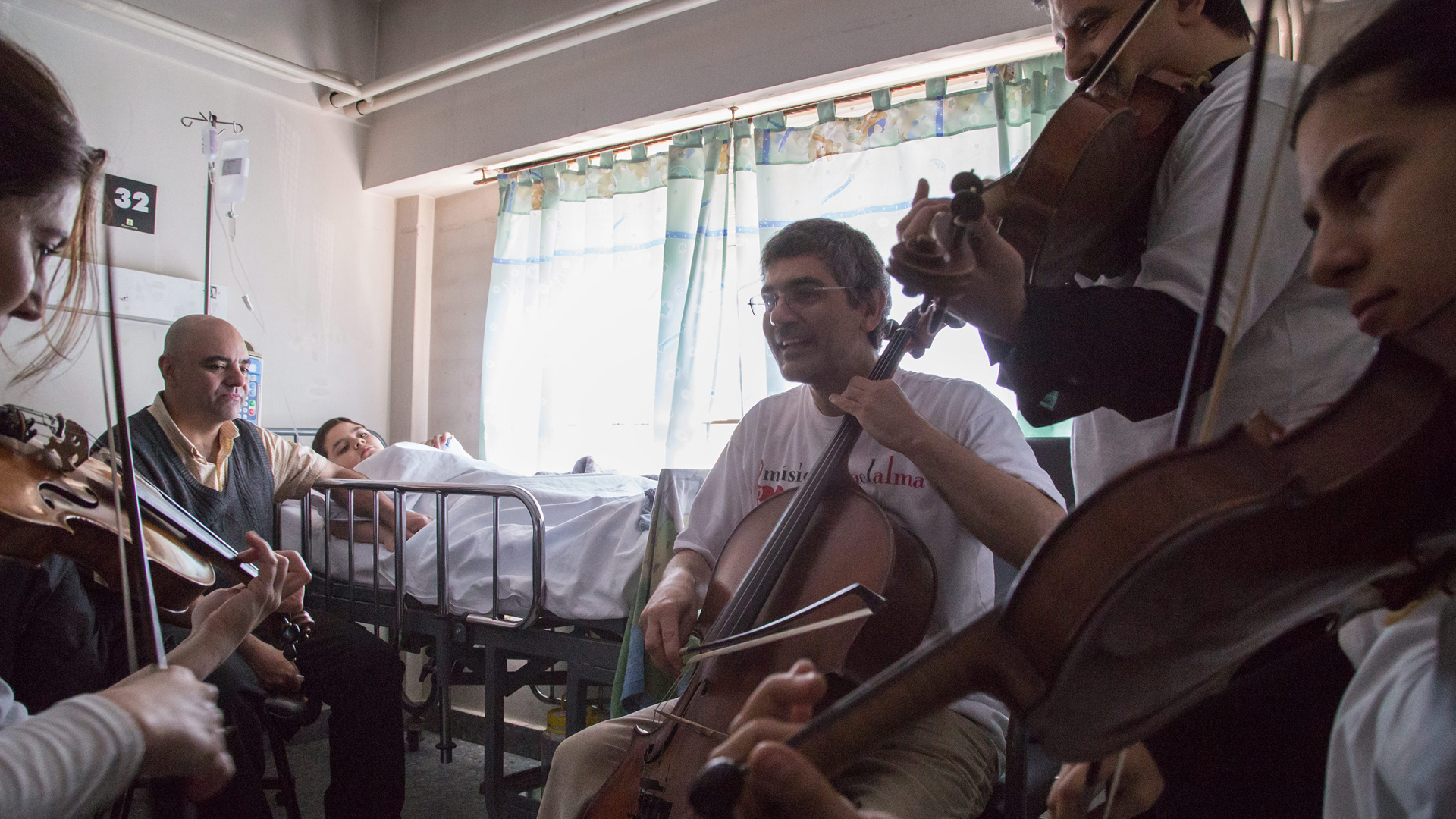 Desde hospitales pediátricos a hogares de ancianos, MPA lleva música a distintos centros (Agustín Benencia)