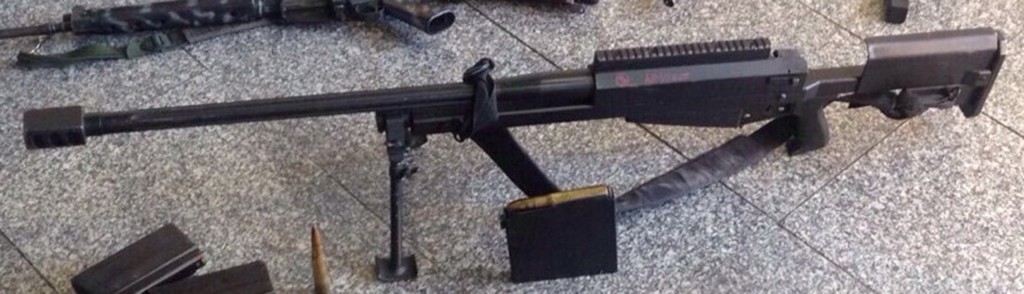 El fusil casero capturado en Río de Janeiro junto a su cargador estaba en poder de una banda de narcotraficantes (Globo)