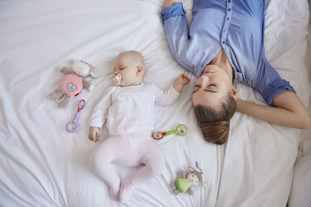 El término “colecho” proviene del término inglés co-sleeping