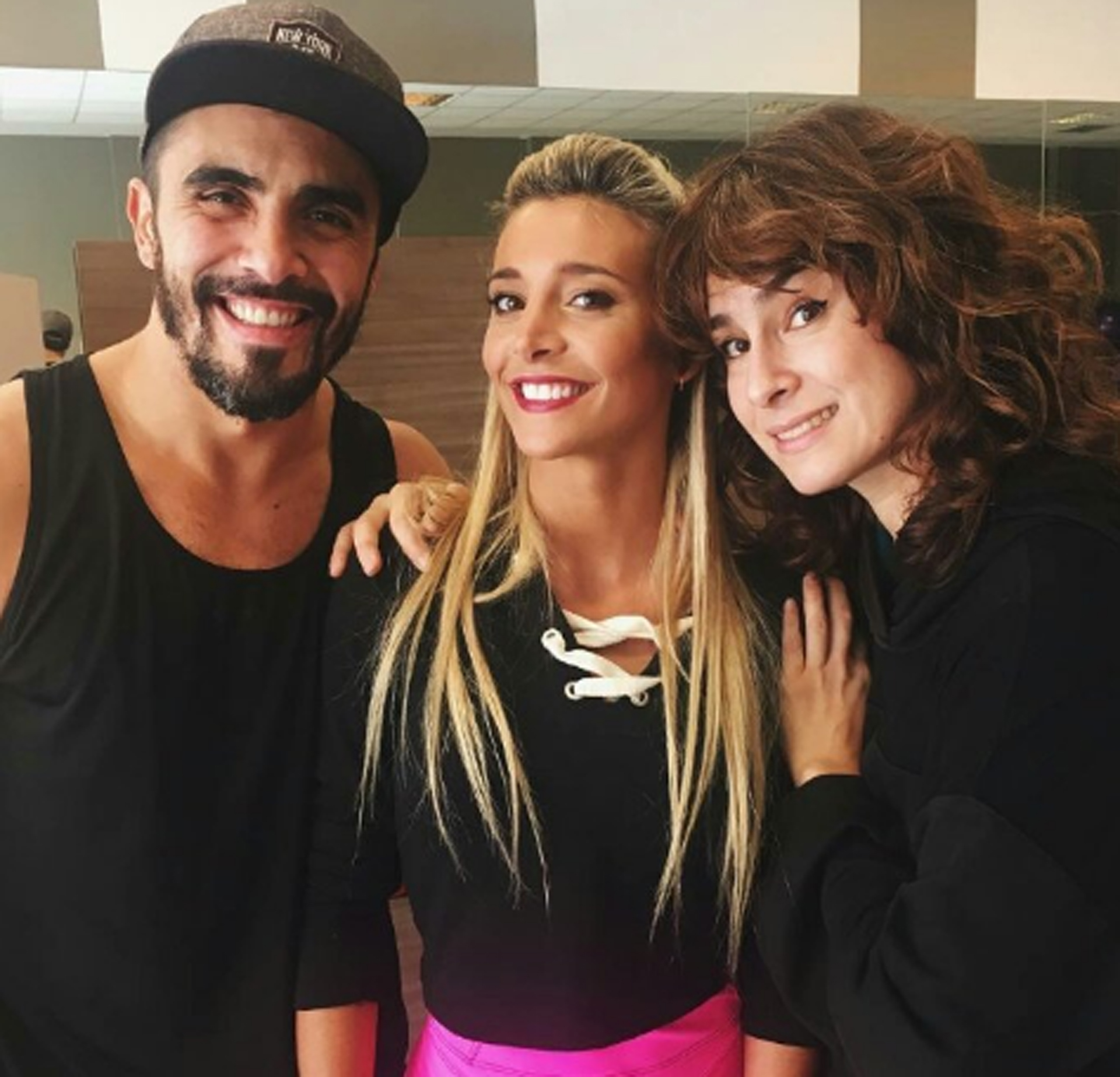 Sol Pérez con Fernando Bertona, su bailarín, y su coach