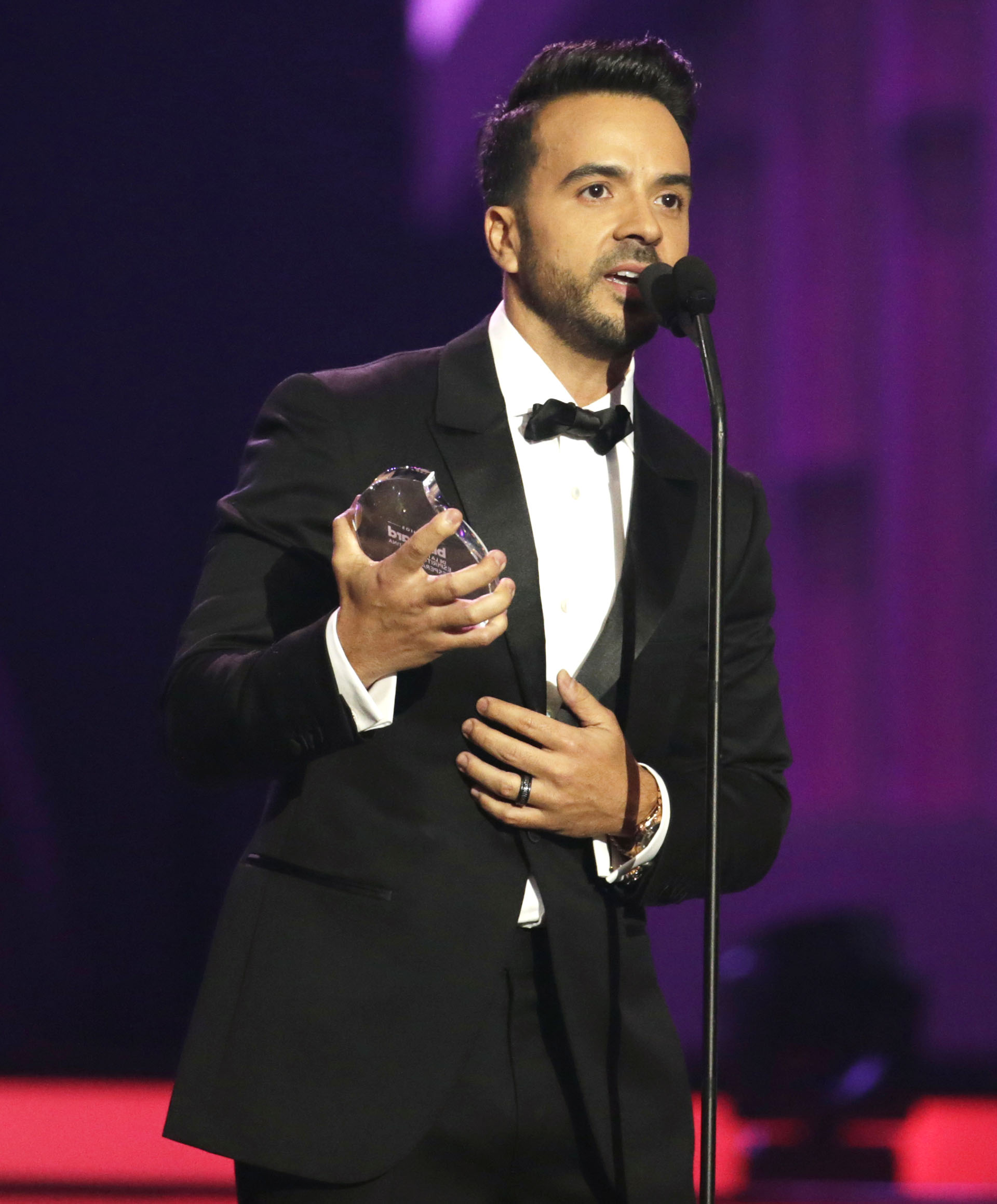 Luis Fonsi ganó el premio Especial Espíritu de la esperanza