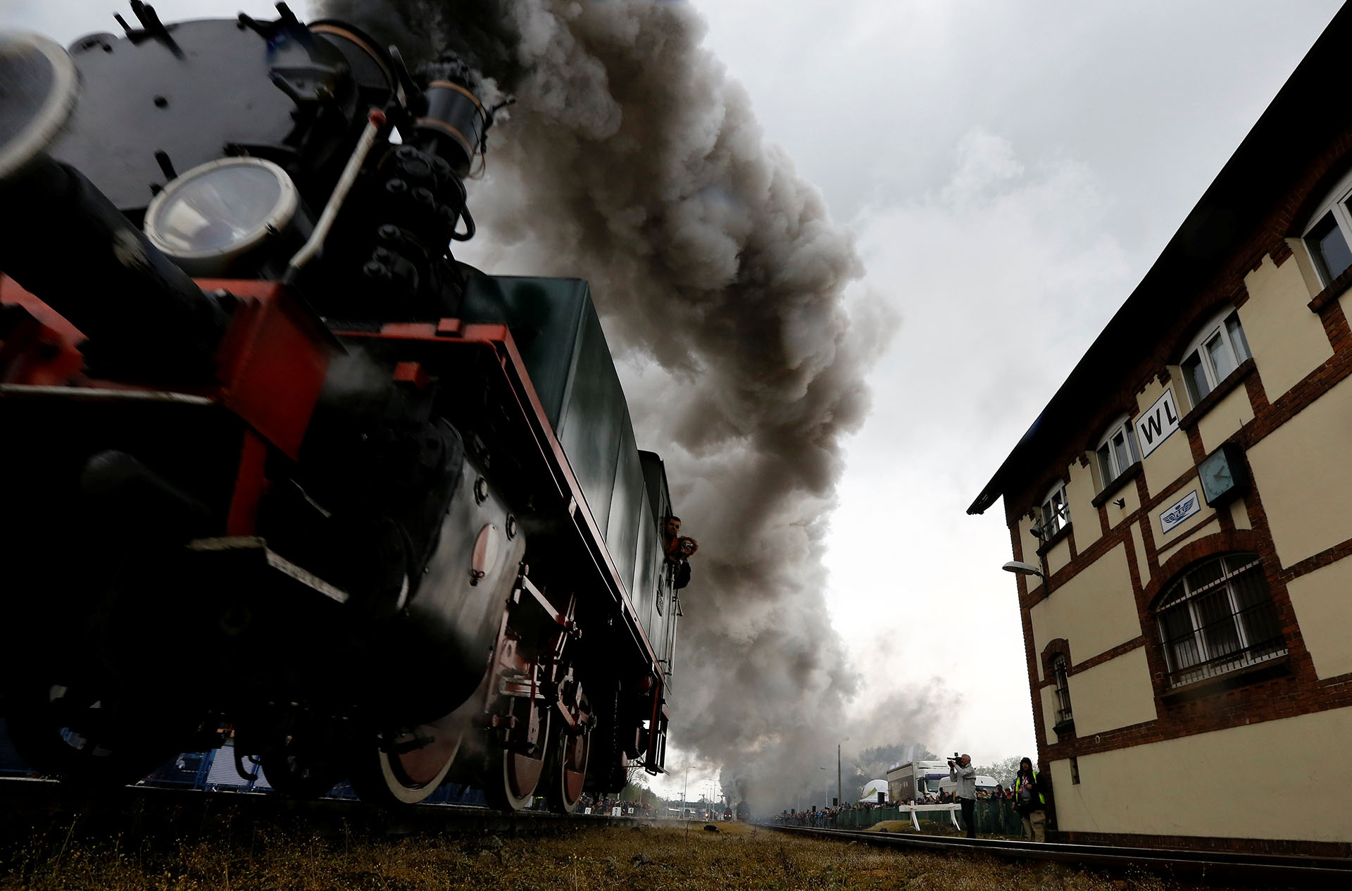 Locomotoras a vapor en marcha durante el Desfile del Motor a Vapor número 24