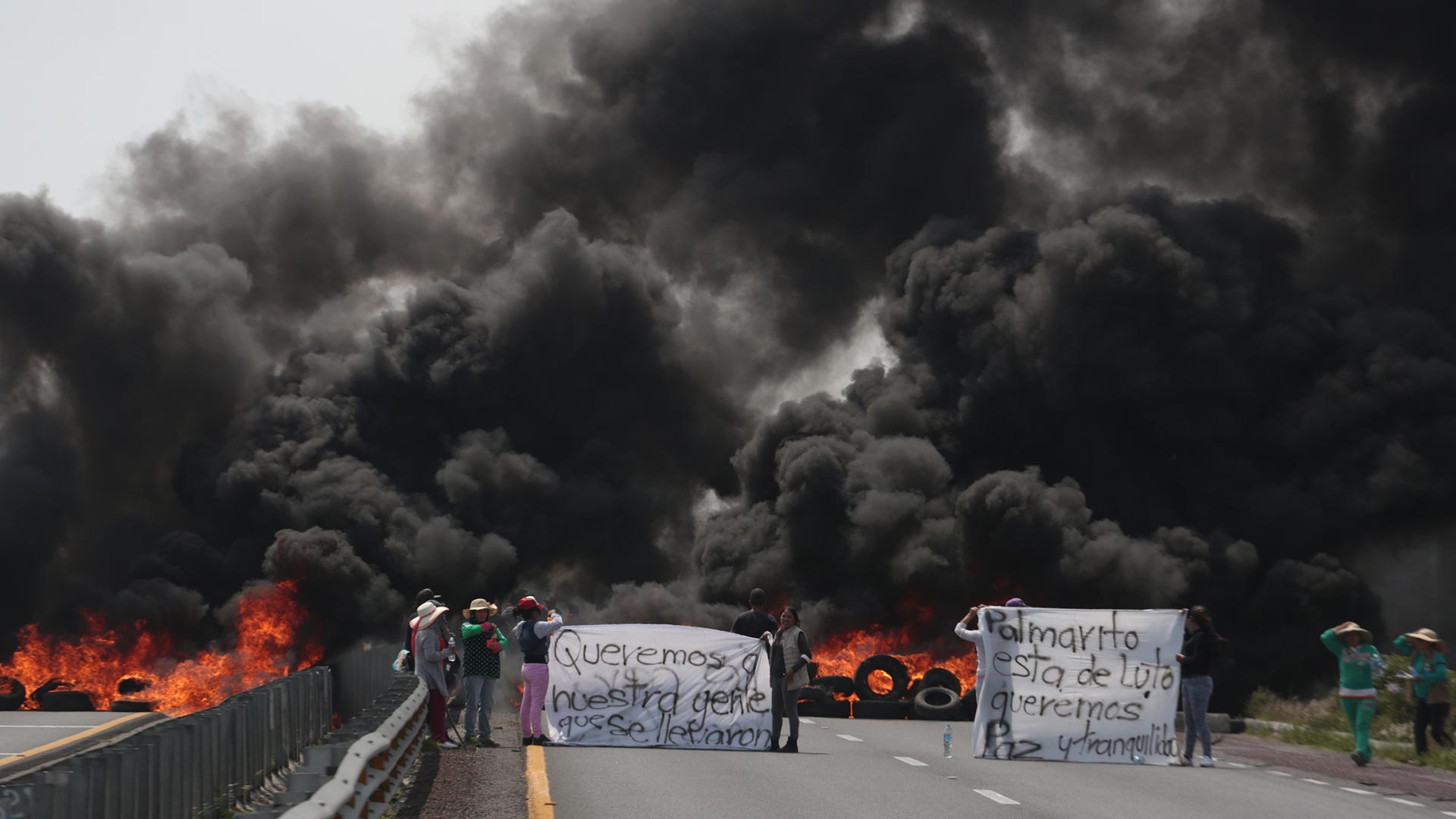 Investigaciones recientes apuntan a que el robo de combustible sería una importante fuente de ingresos para el crimen. (Foto: AFP)
