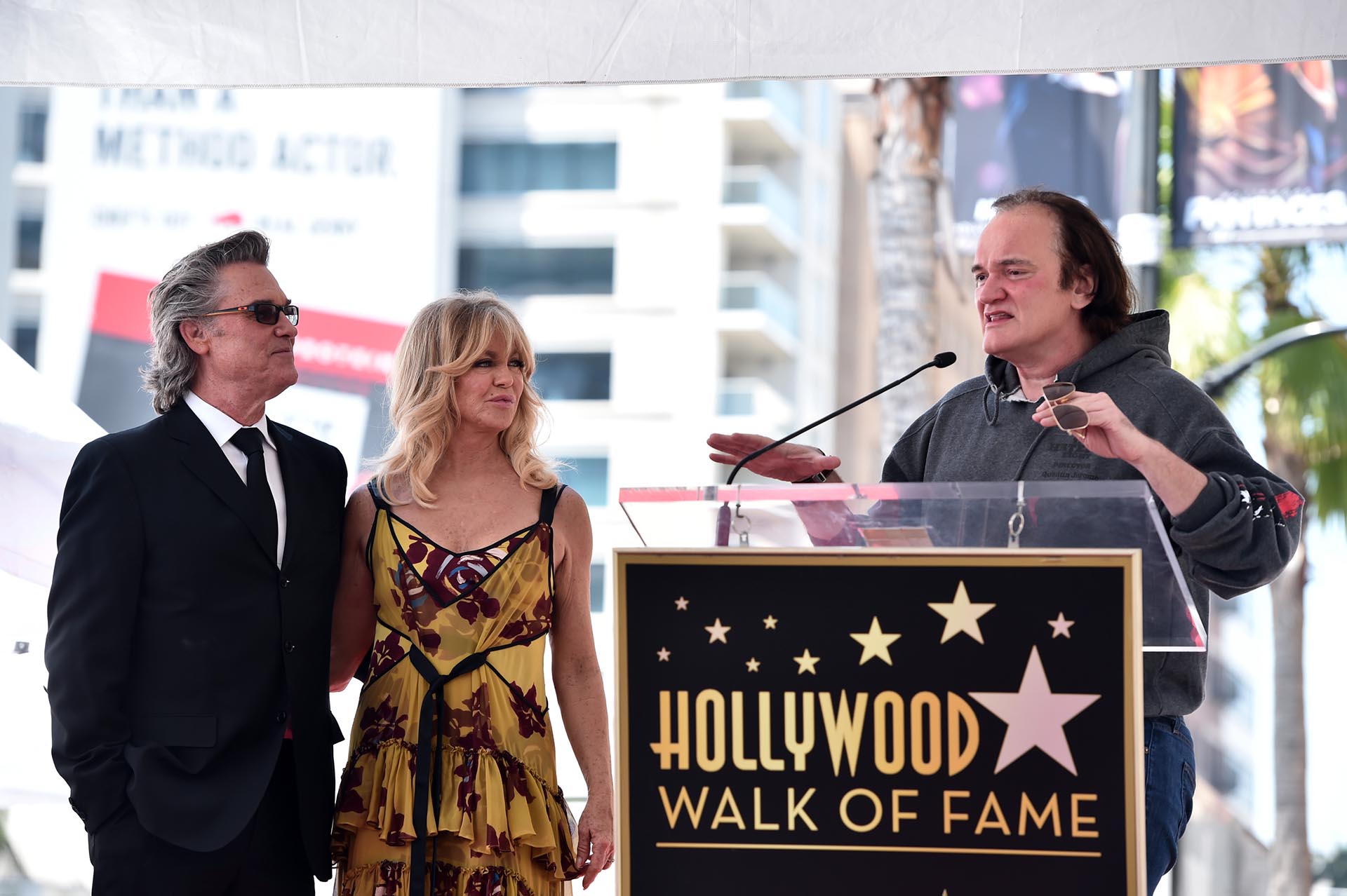 Quentin Tarantino también estuvo presente en la ceremonia en el Paseo de la Fama de Hollywood. El cineasta se mostró sorprendido de que Russell todavía no tuviera una estrella