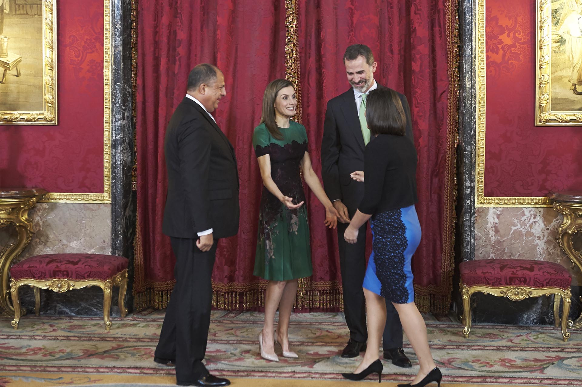 La pareja real española agasajó con un almuerzo al matrimonio presidencial de Costa Rica, que se llevó a cabo en el Palacio Real