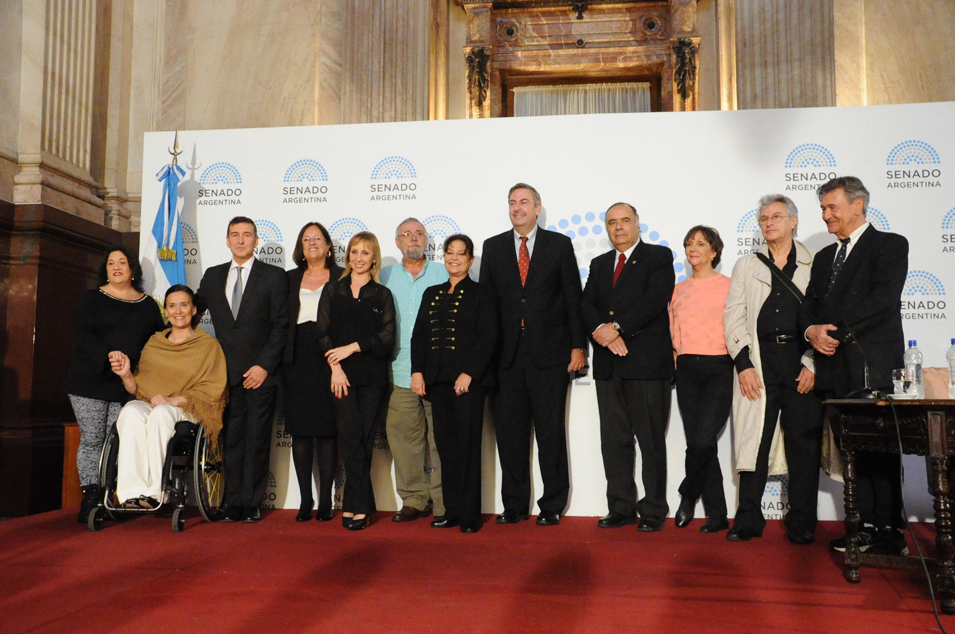 Estuvieron presentes Julio Bocca, Carlos Repetto; las bailarinas Raquel Rossetti y Eleonora Cassano; el músico Alberto Favero; la senadora nacional Laura Machado (Pro) y el legislador porteño Emilio Raposo Varela (Pro), entre otros