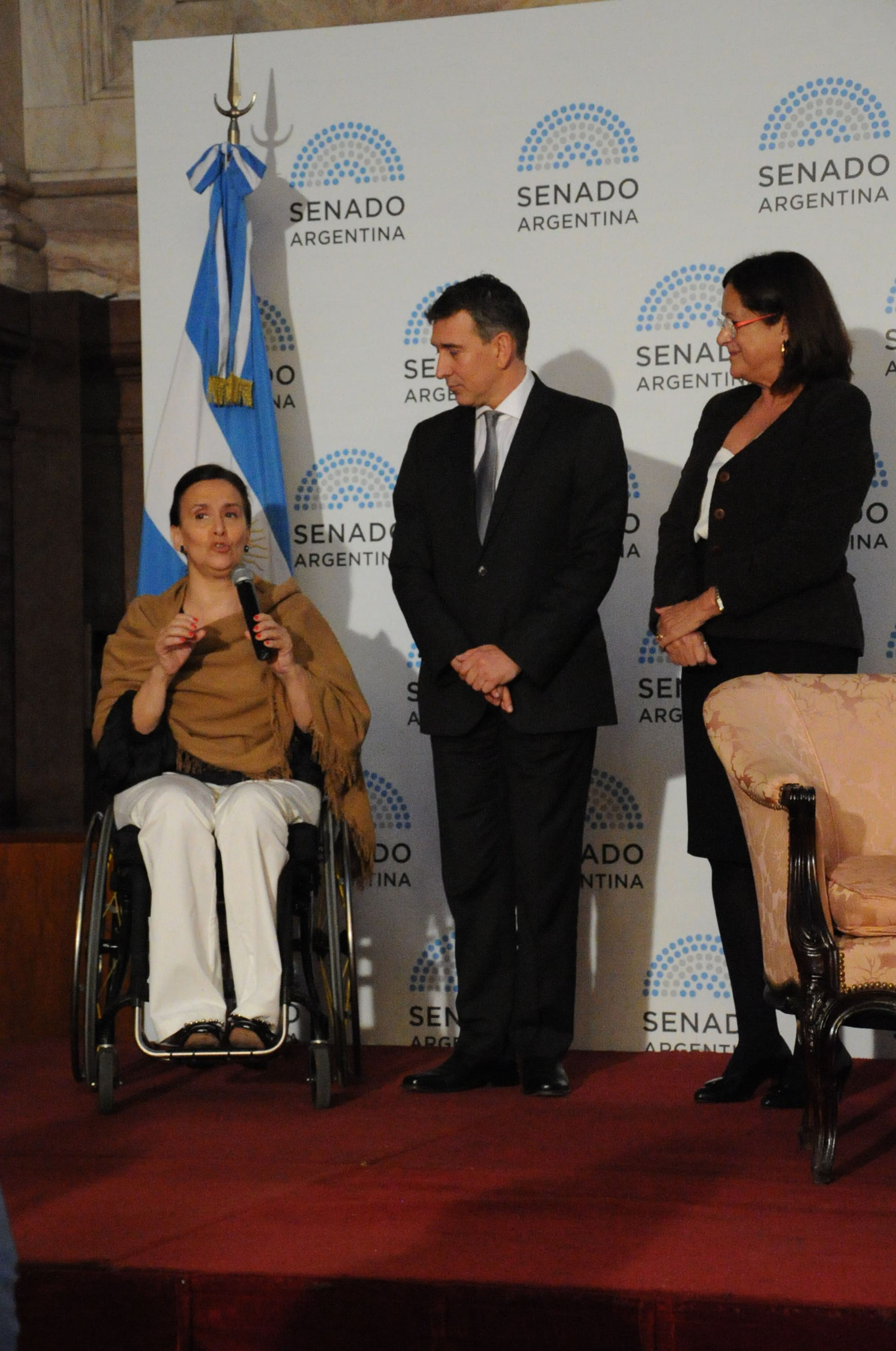 Gabriela Michetti, Julio Bocca y la senadora del PRO, Marta Varela