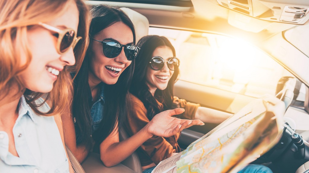 Viajar solos, en familia o con amigos. Cualquier variante es aceptable, viable y aplaudible (istock)