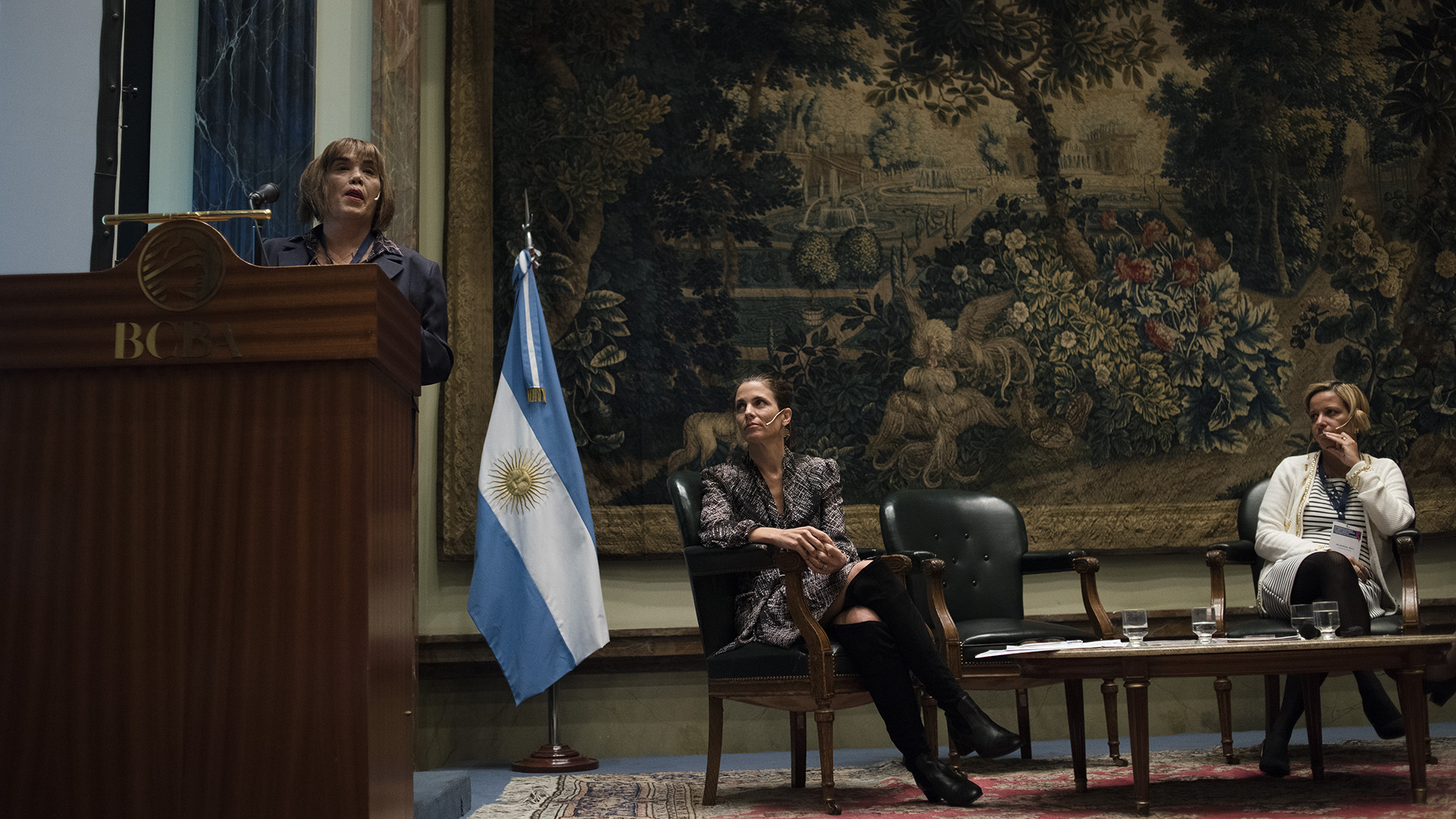 Una jornada de exposición y debate sobre las problemáticas femeninas en términos de equidad en el mundo de los negocios (Adrián Escandar)