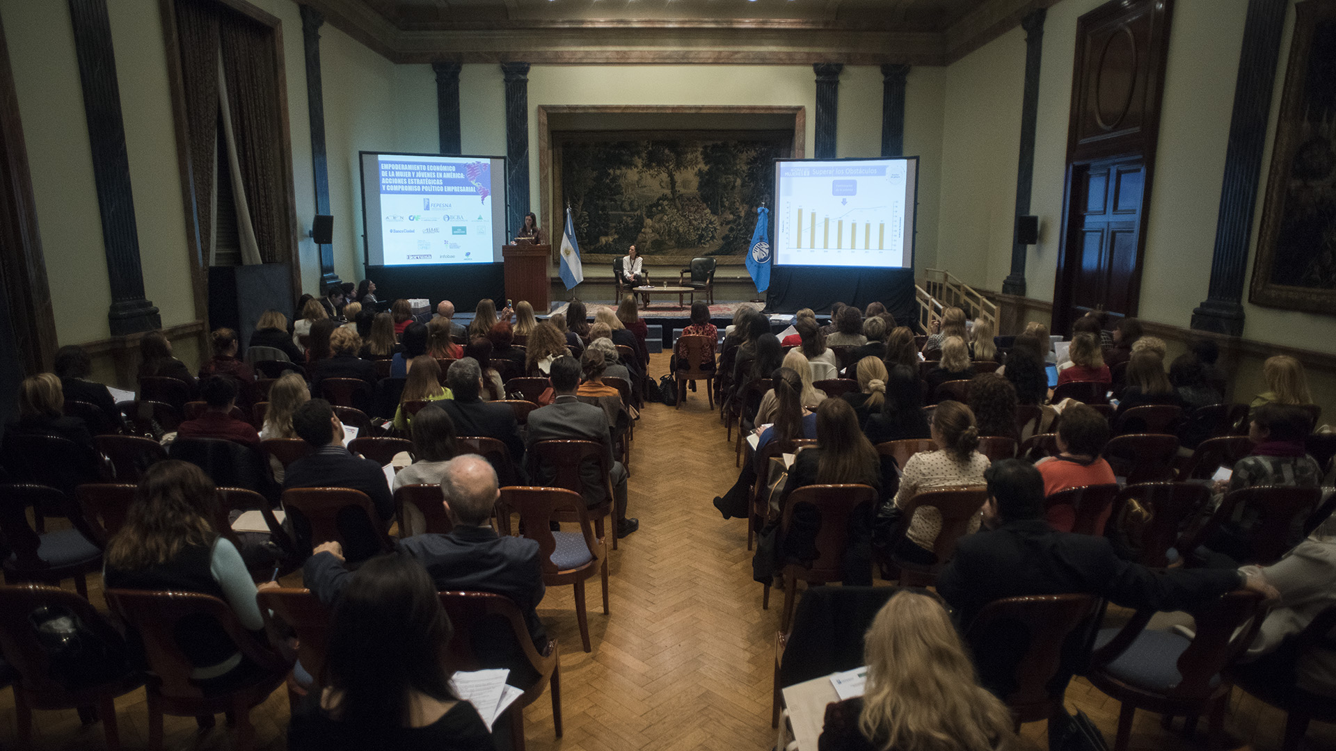 El seminario internacional que tuvo lugar en la Bolsa de Comercio de Buenos Aires convocó a referentes de la política, empresas y organizaciones (Adrián Escandar)