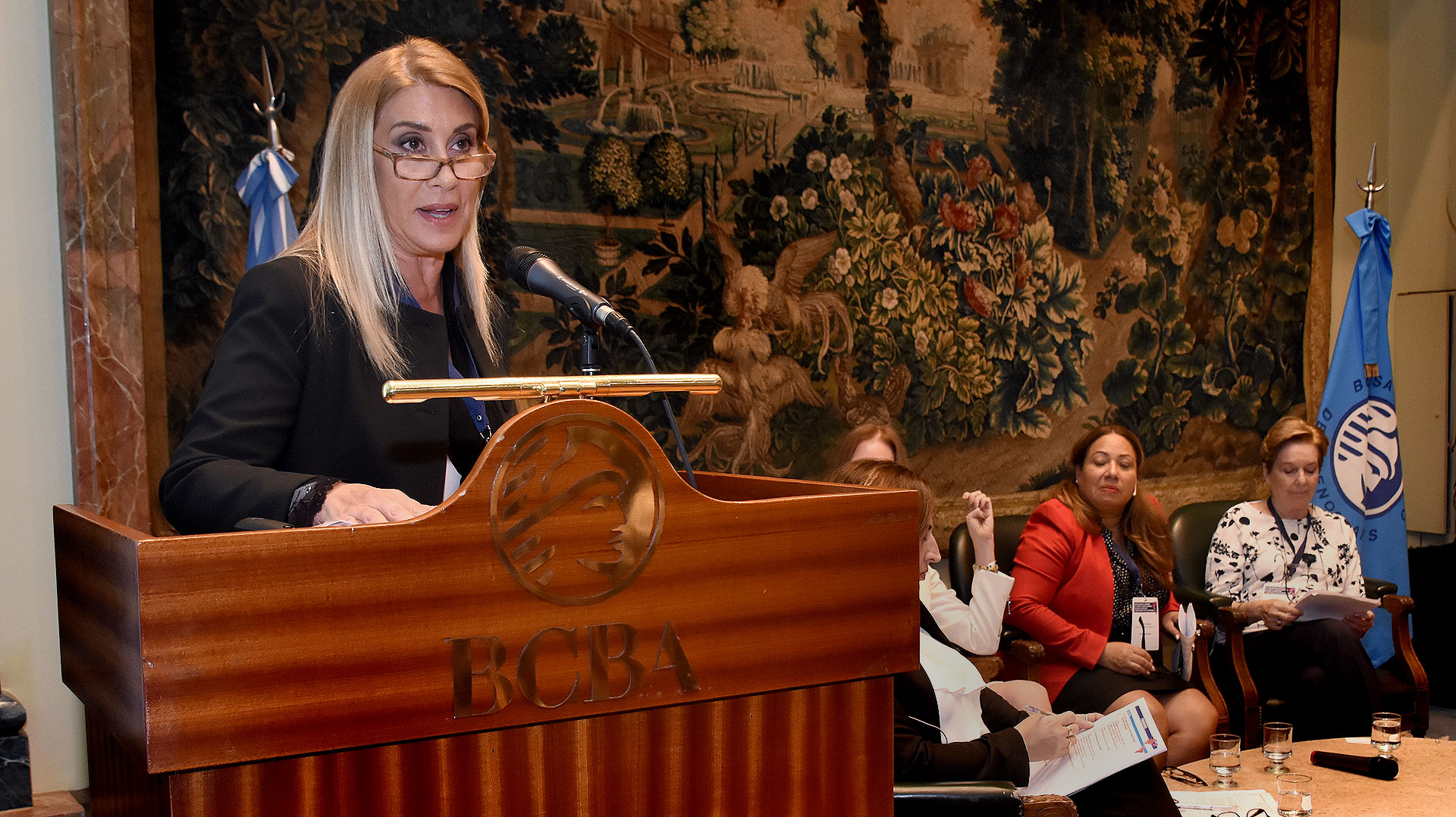 Elena Tejeira en el panel “La integración de la mujer y de las jóvenes a los bloques comerciales” (Nicolás Stulberg)