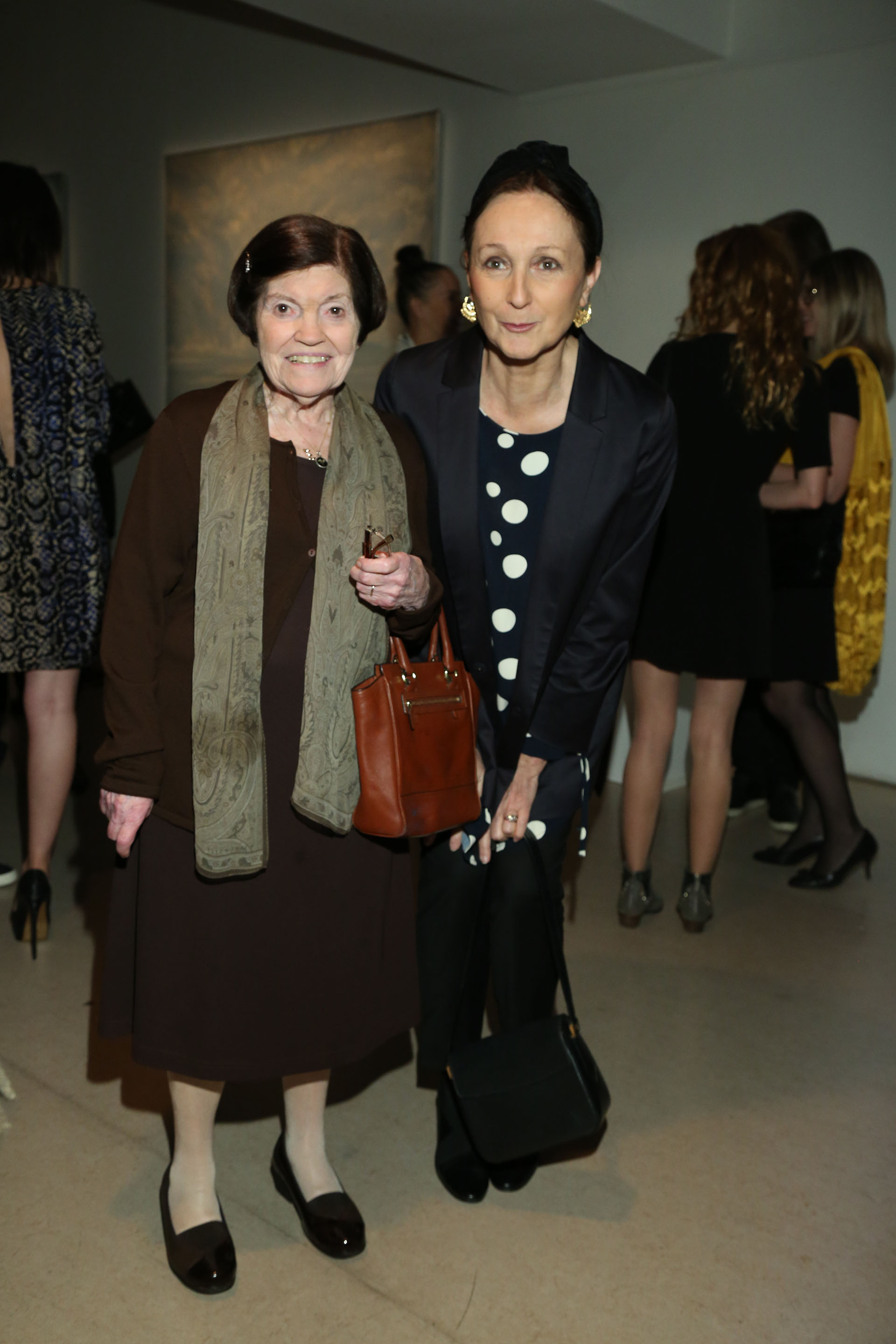 Beatriz Chomnalez y Teresa Anchorena, presidenta de la Comisión Nacional de Monumentos, de Lugares y de Bienes Históricos