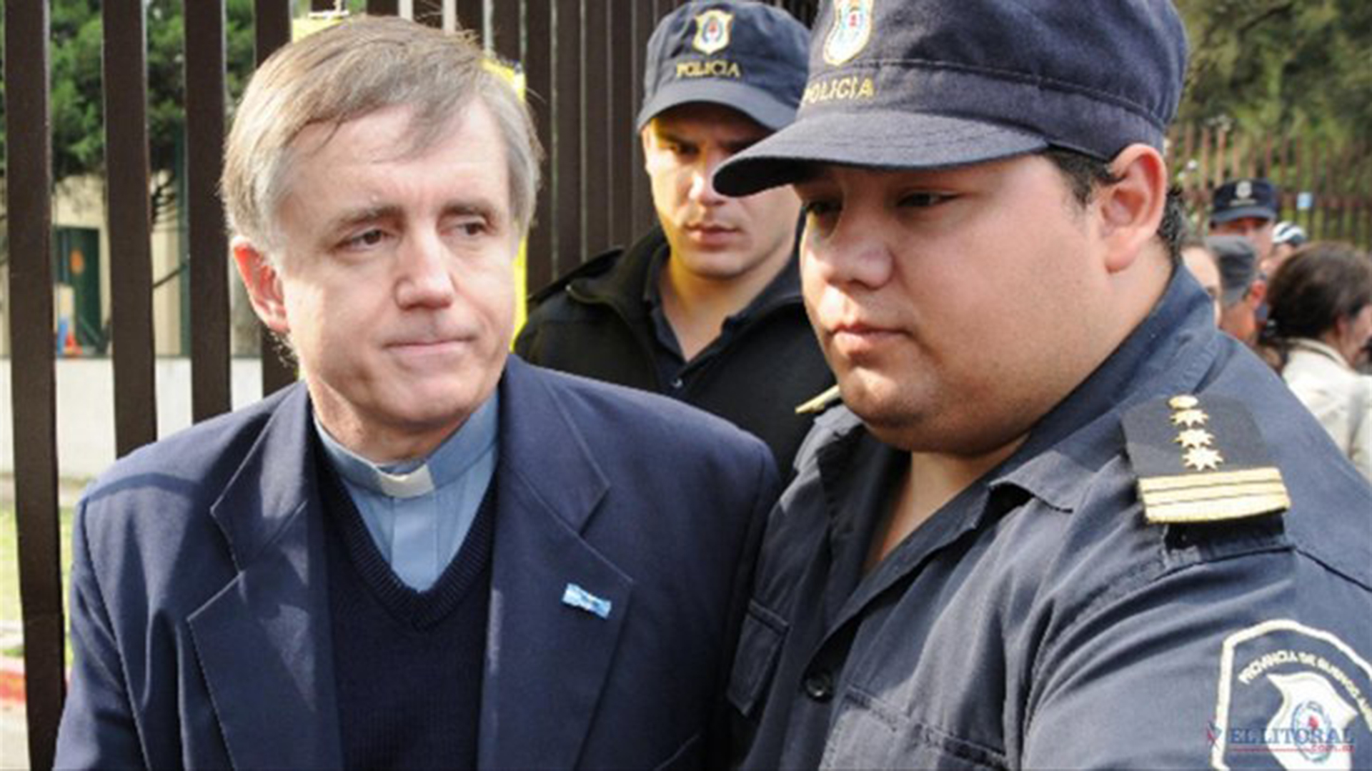 El padre Grassi durante su juicio.