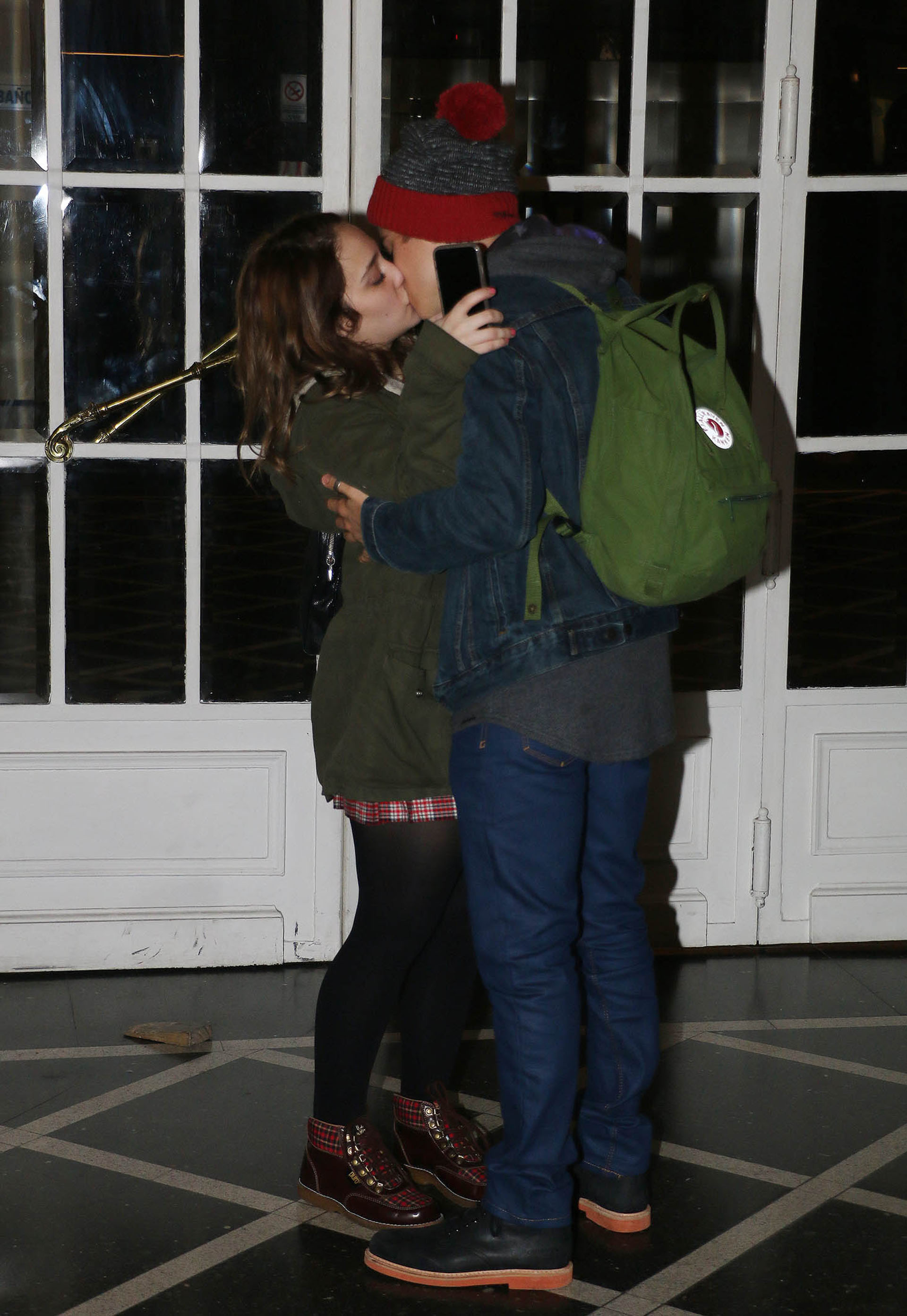 El beso de Ángela Torres y su novio, Pepo