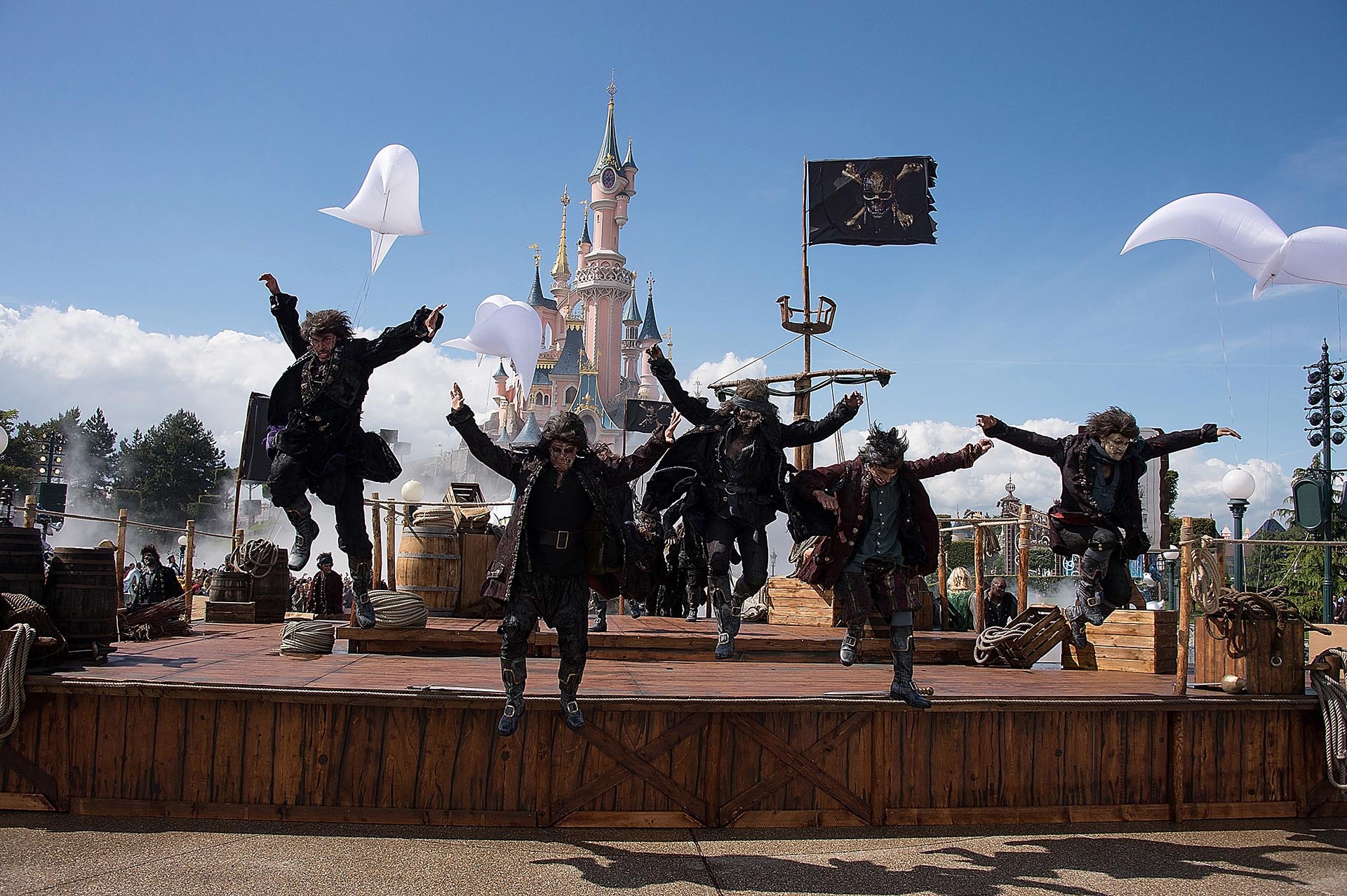 El gran espectáculo de la premiere, que se llevó a cabo en Disneylandia