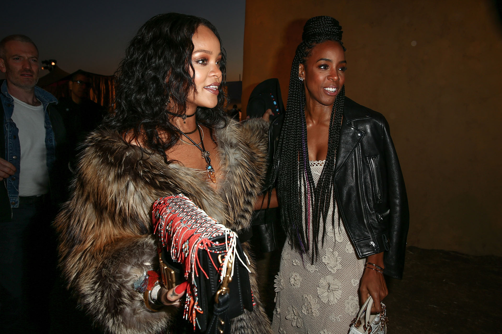Rihanna arribó en compañía de su colega, Kelly Rowland