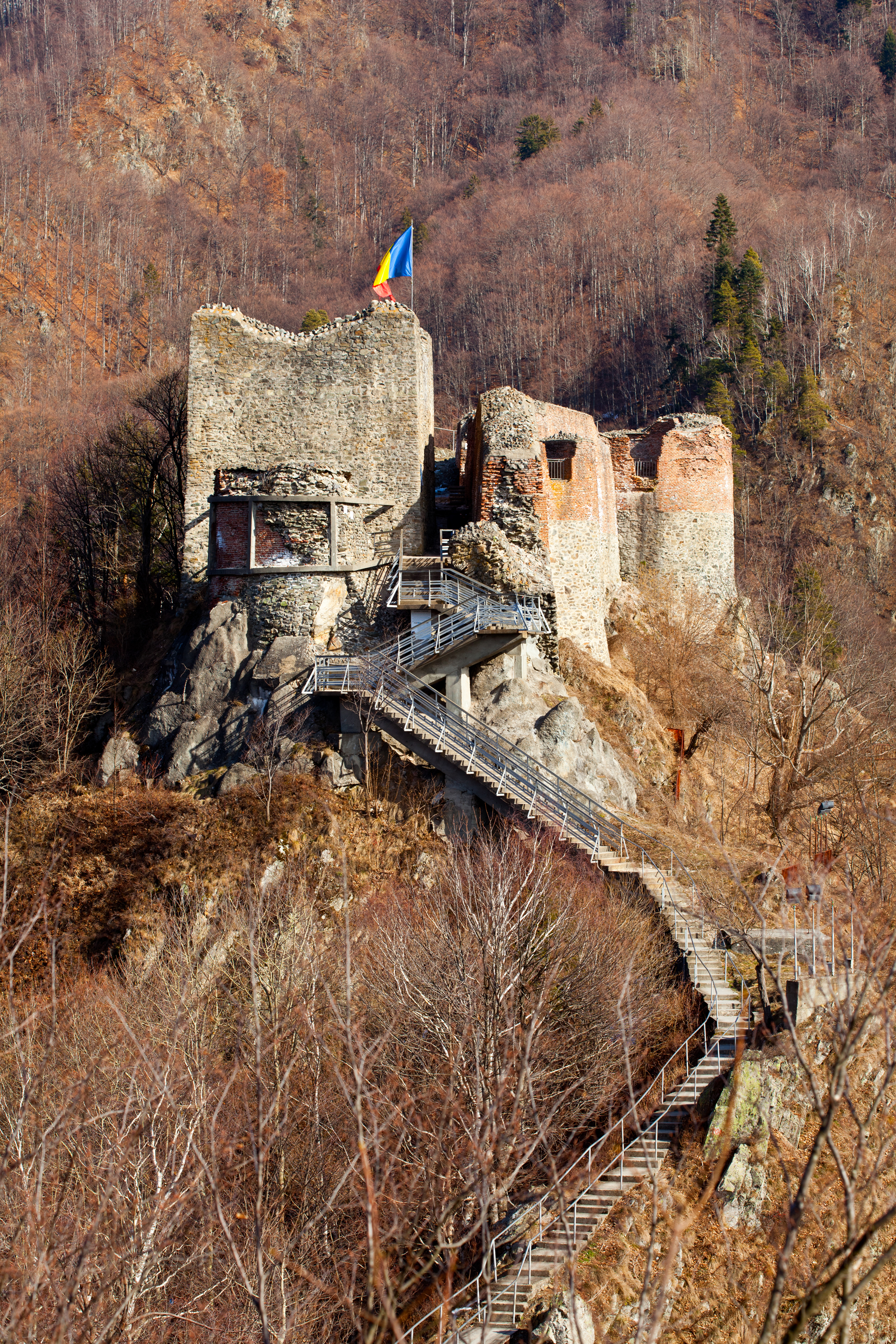 La fortaleza de Vlad Tepes para acceder hay que subir más de 1400 escalones