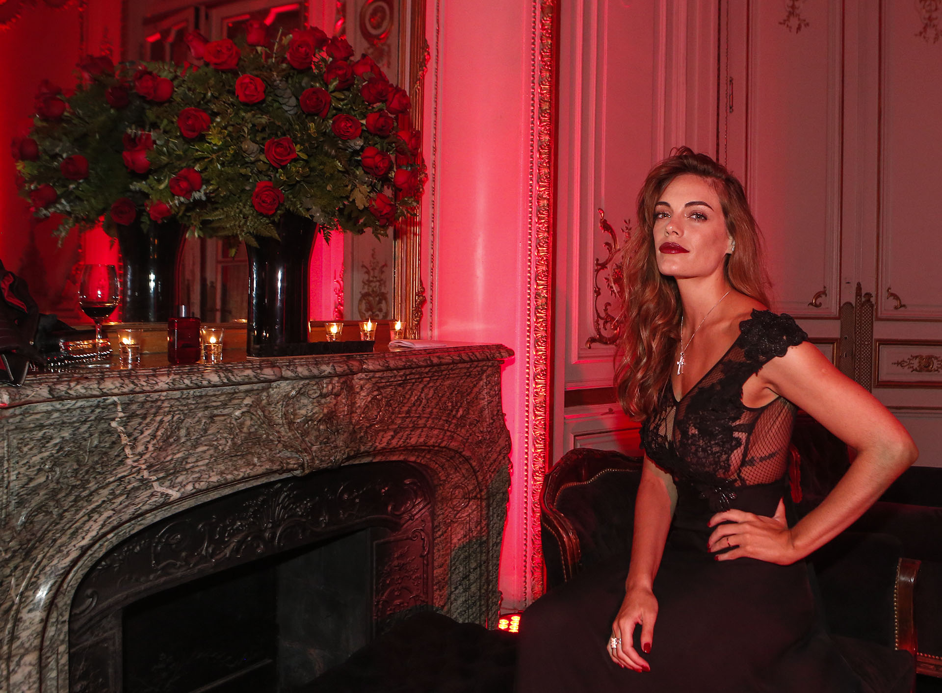 Emilia Attias. Para ella, la botella tallada en una original forma de corazón color violeta y adornada con una placa en oro blanco. El atractivo de la seducción femenina embotellado en un perfume