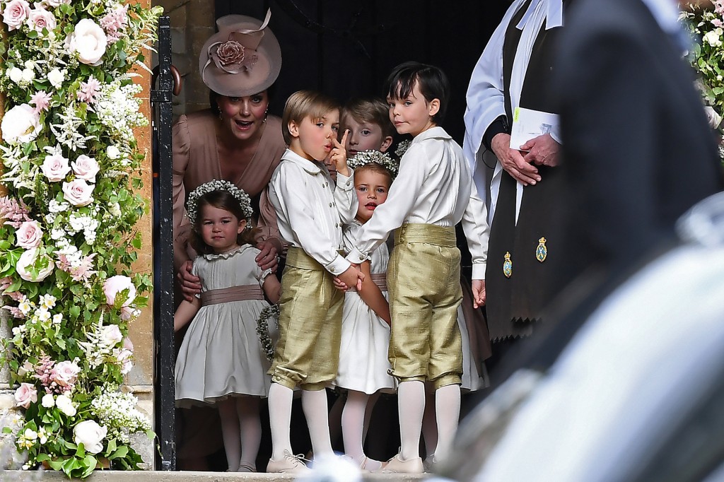 Los niños de la familia minutos antes de la boda (Reuters)