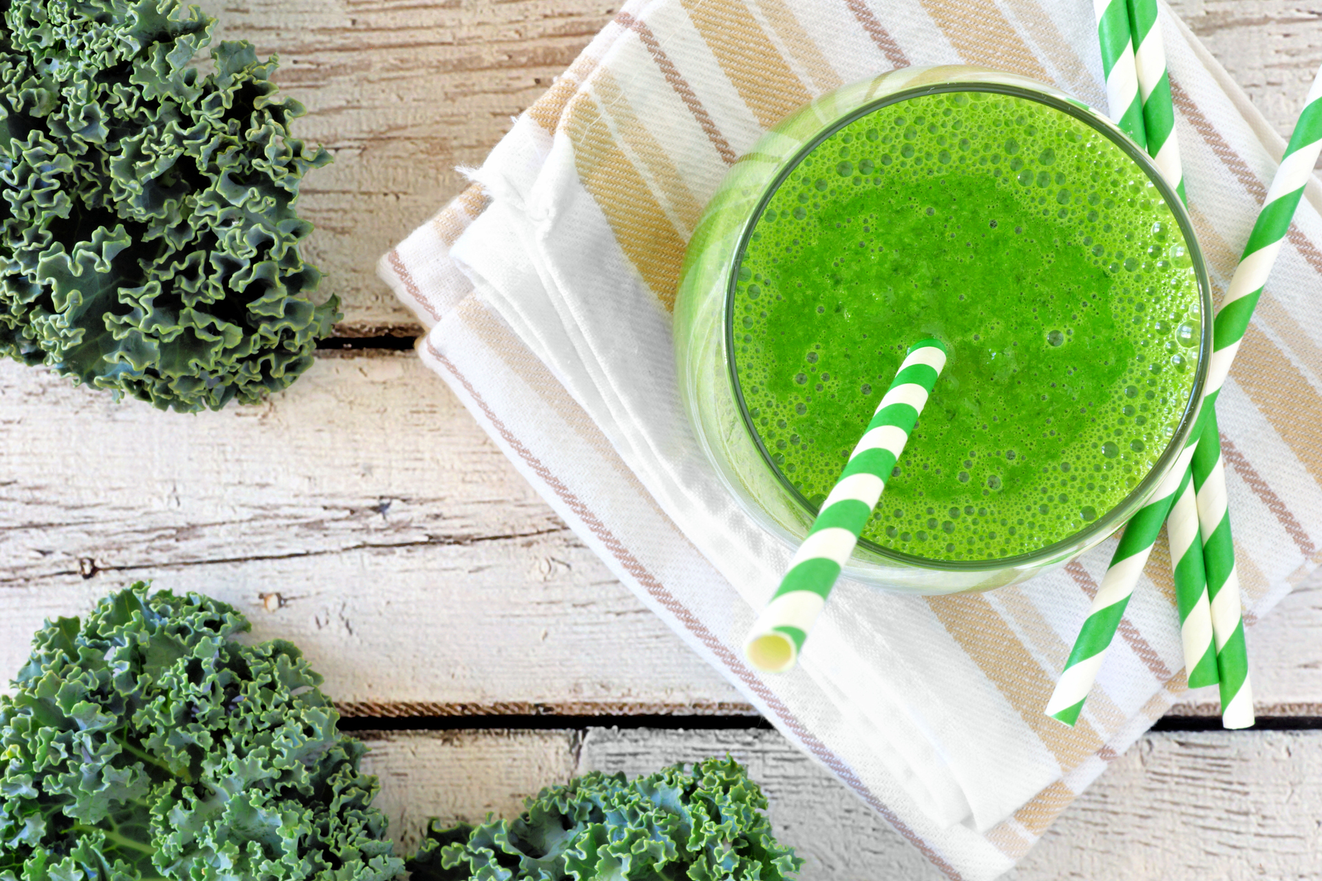 El kale en juegos asegura una correcta absorción de la gran cantidad de nutrientes que posee esta hortaliza (iStock)