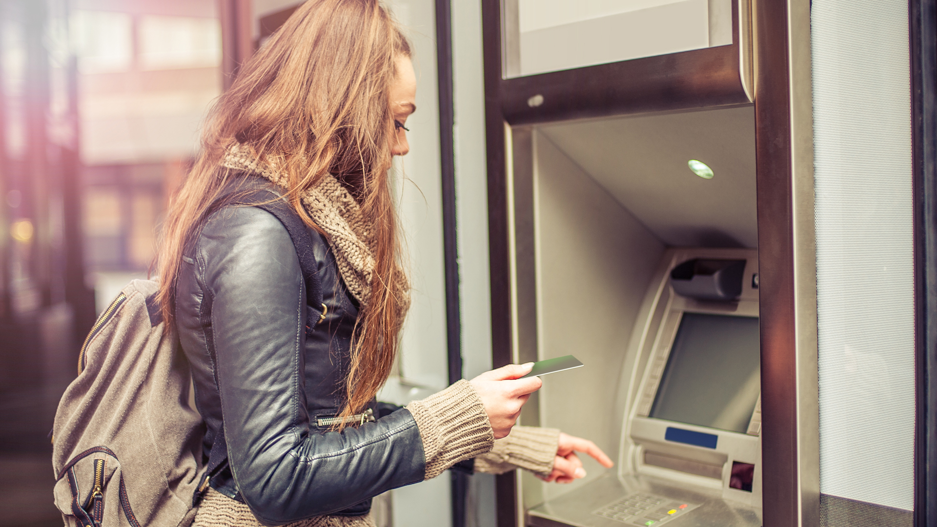 Los millennials son al mismo tiempo la nueva fuerza laboral y los mayores consumidores del mercado (iStock)