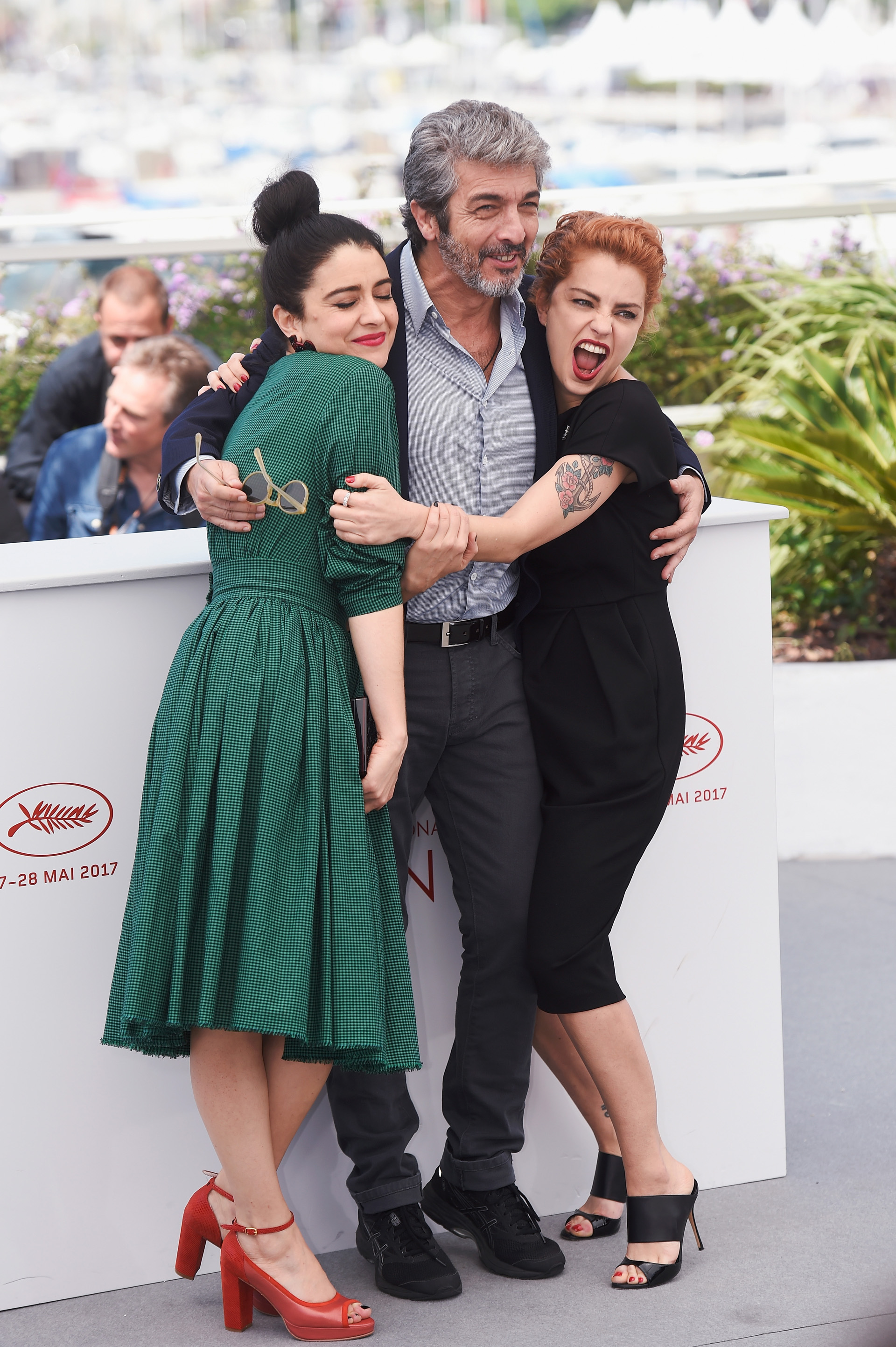 Ericas Rivas, Ricardo Darín y Dolores Fonzi en el photocall de la presentación de ‘La Cordillera -El Presidente” (Antony Jones/Getty Images)