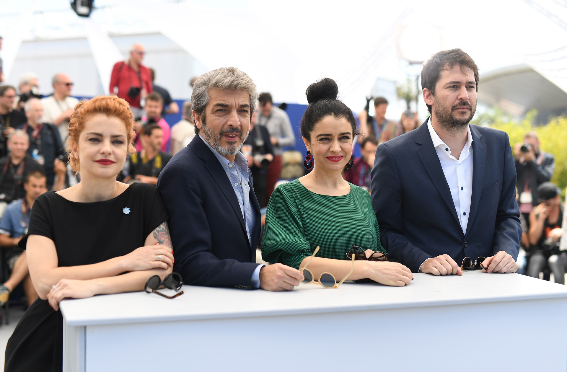 Dolores Fonzi, Ricardo Darin, Erica Rivas y Santiago Mitre en la presentación “La Cordillera – El Presidente” en la alfombra roja de Cannes (Pascal Le Segretain/Getty Images)