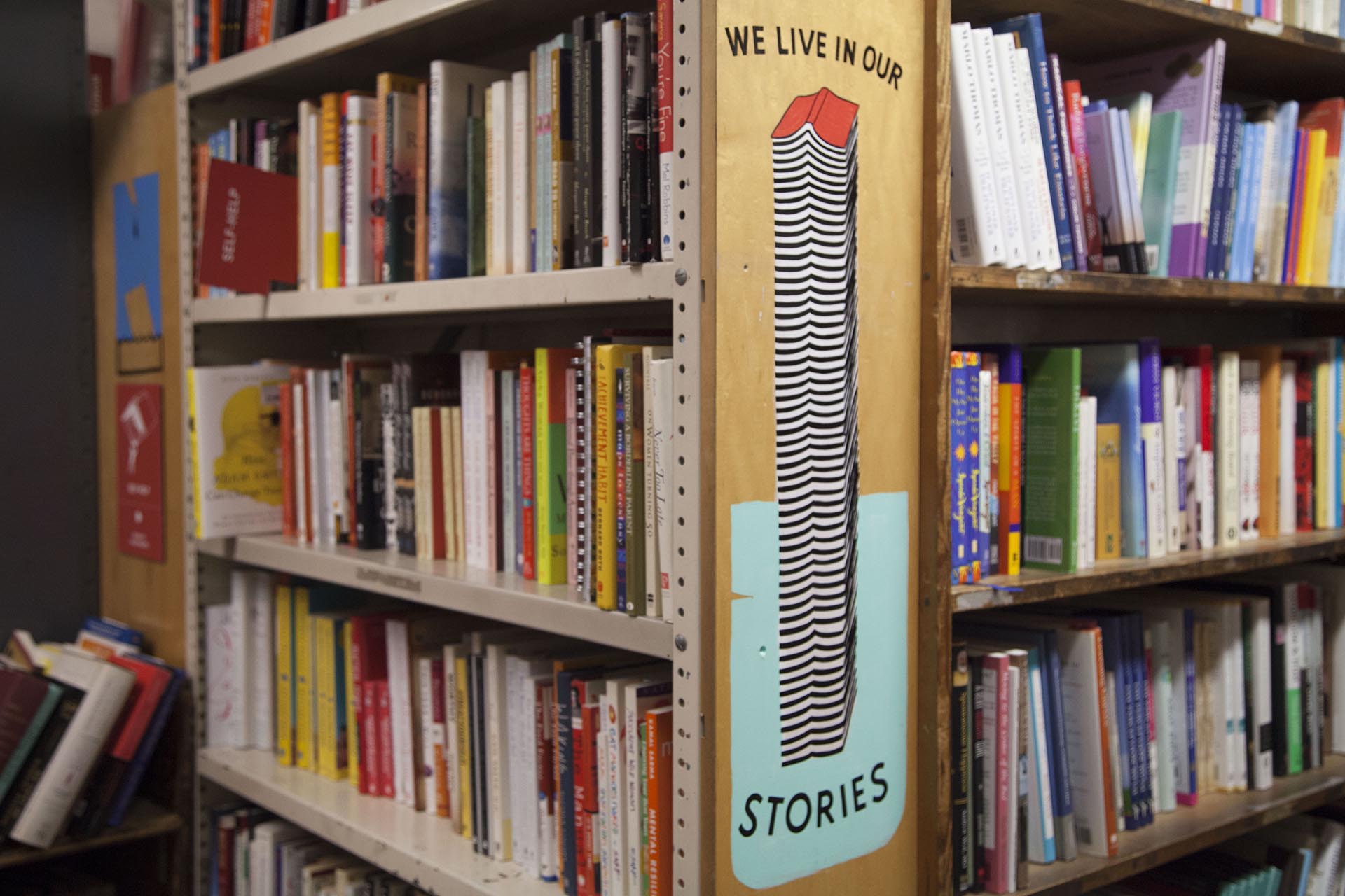 El negocio resiste aún en tiempo de megafusiones y cambios tecnológicos (Strand Book Store)