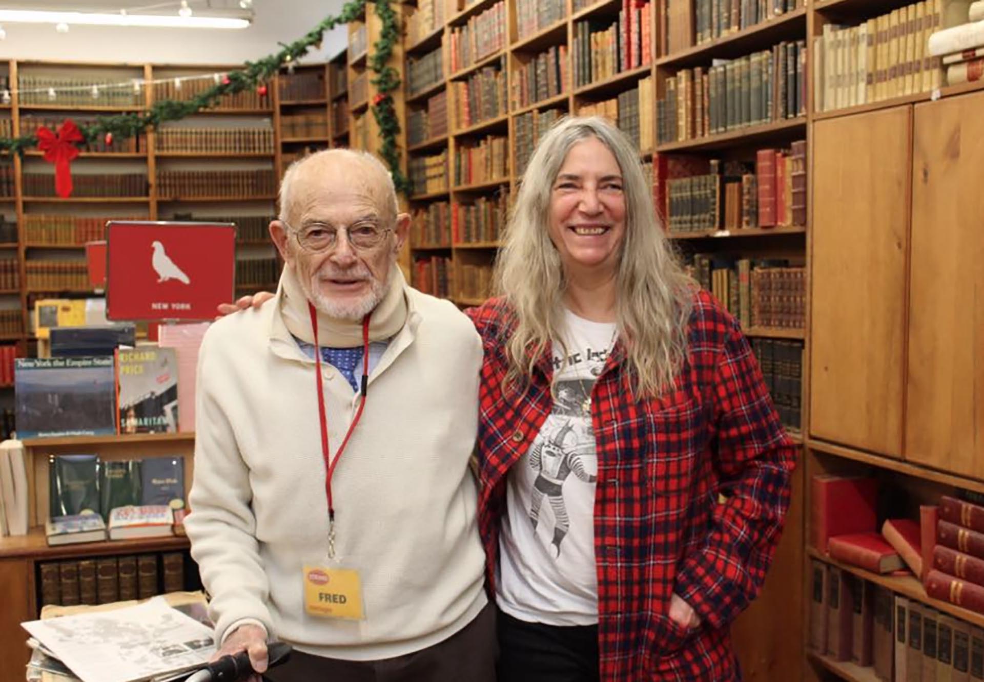 Fred y Patti Smith, en 2016. Smith trabajó brevemente en Strand en los 70 (Strand Book Store)