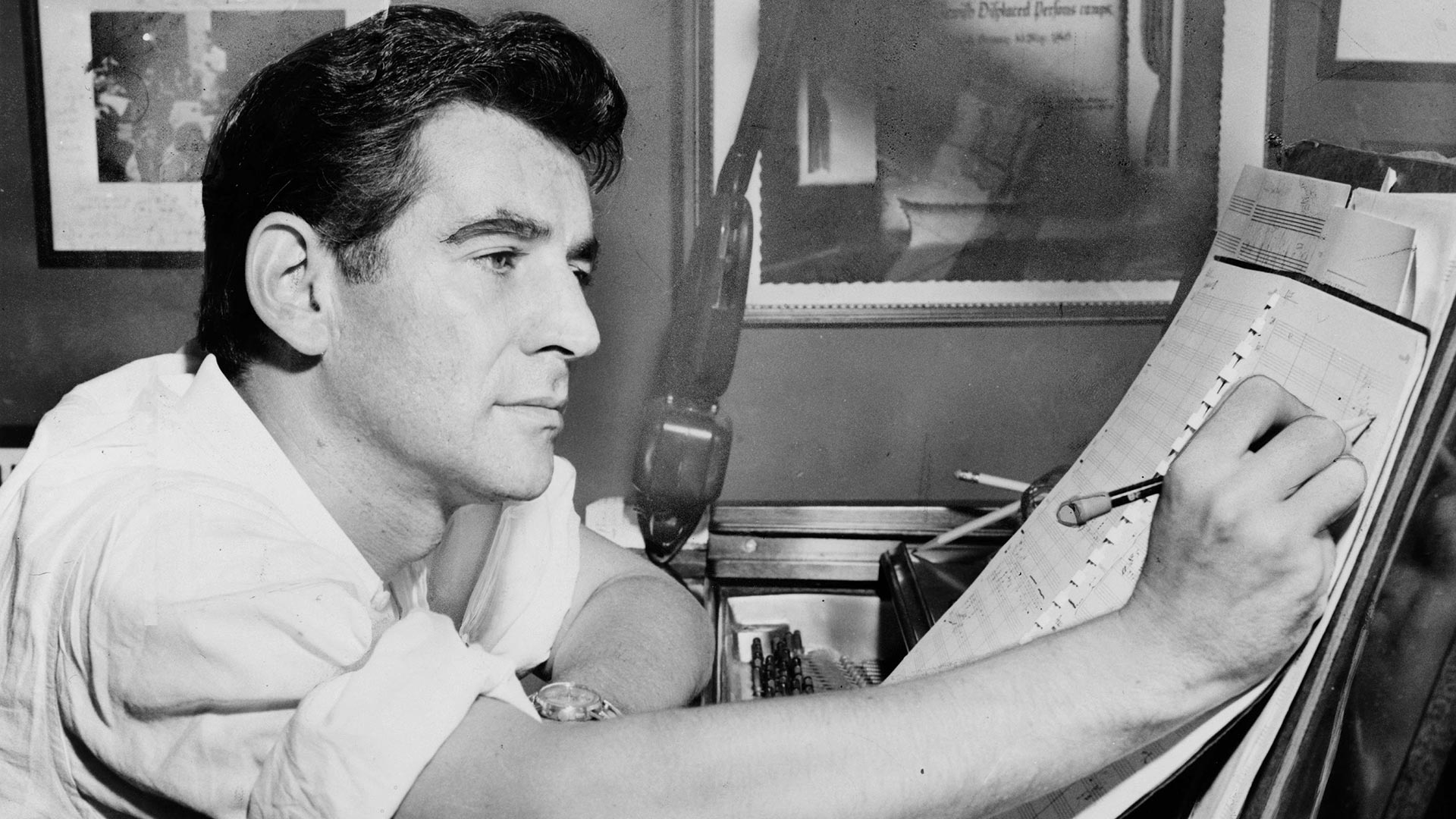 Leonard Bernstein (1918-1990) dirigió el estreno de la “Sinfonía Turangalîla”