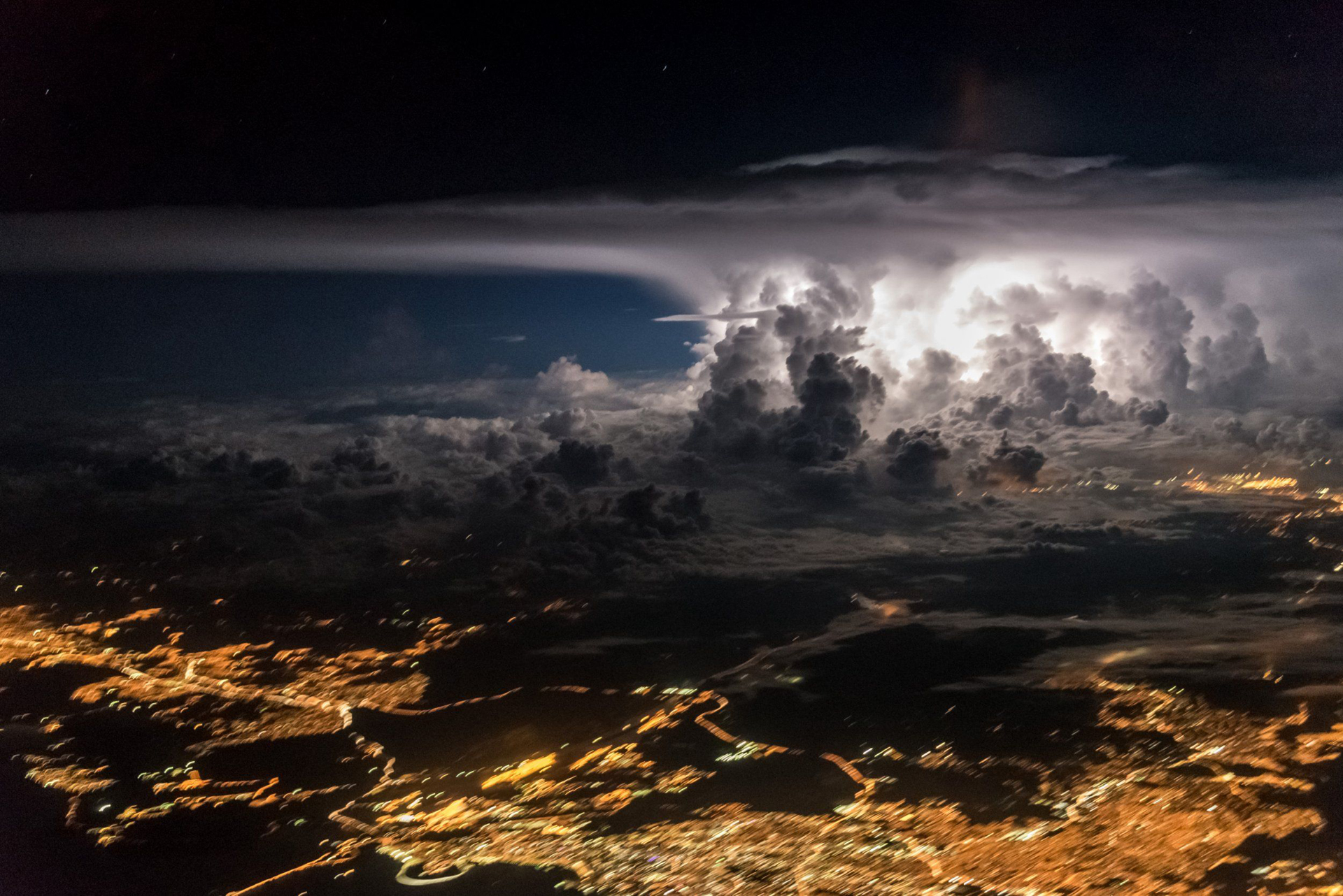 El sorprendente juego de nubes en Panamá