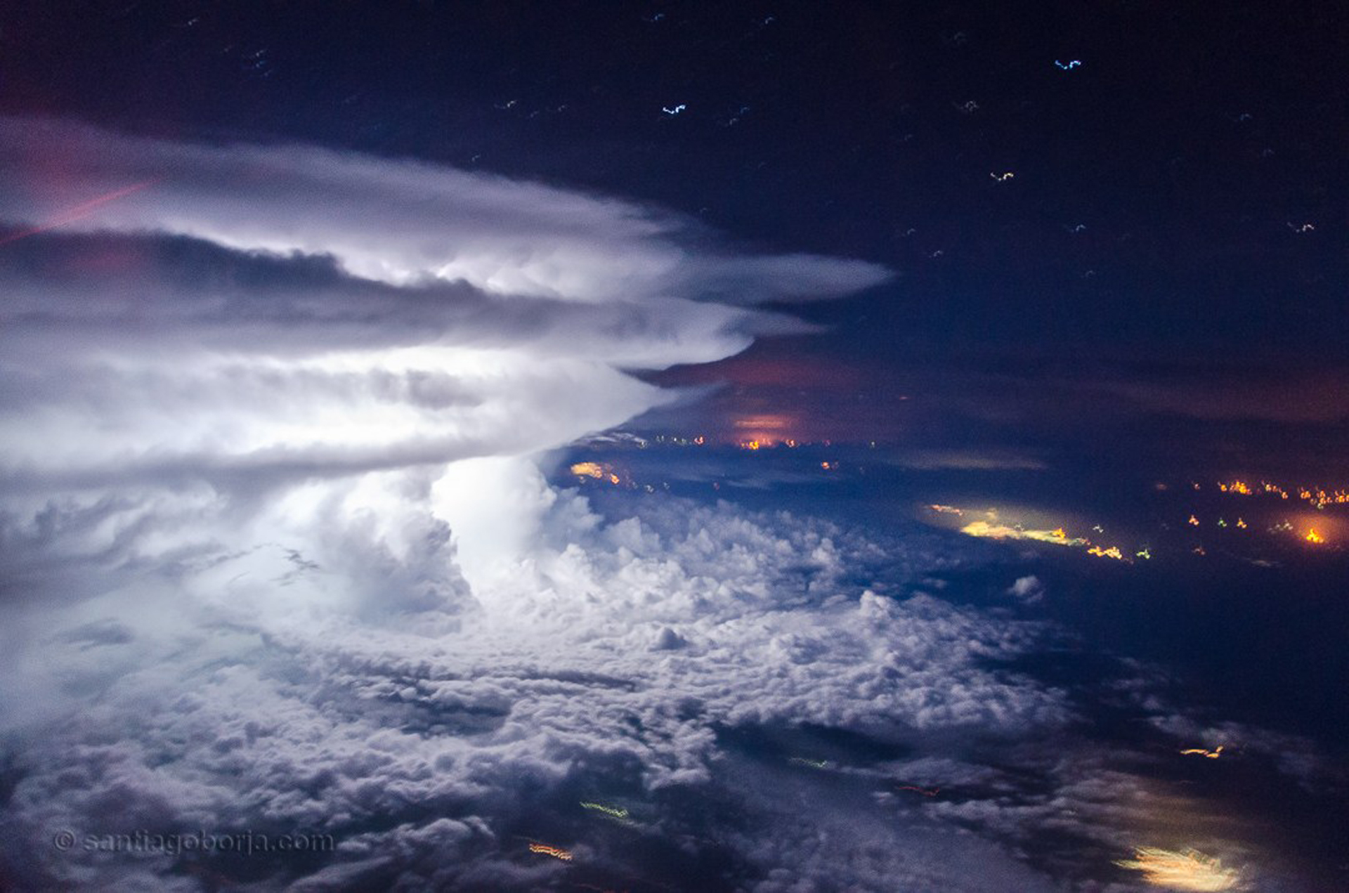 El curioso juego de las nubes en la costa venezolana