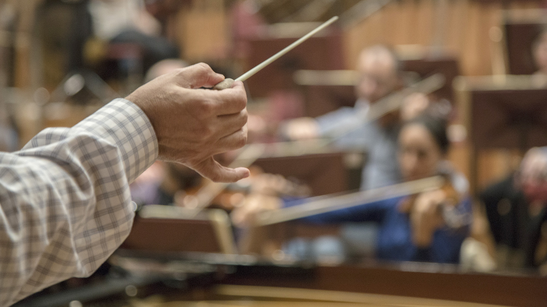 El chileno Francisco Rettig dirige el ensayo de la Orquesta Sinfónica Nacional el pasado 19 de mayo (Diego Barbatto)
