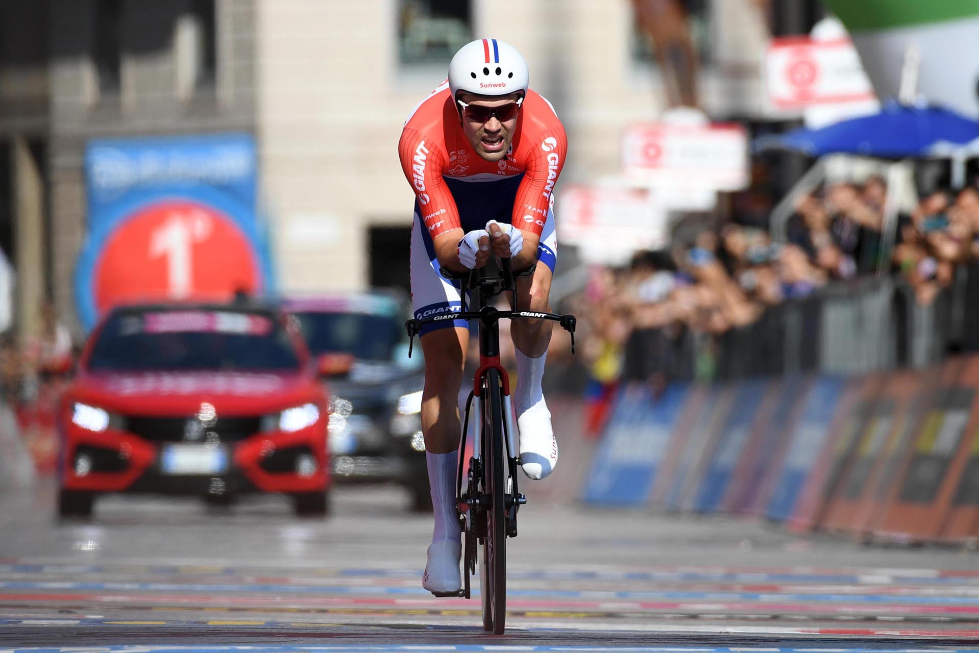 Tom Dumoulin llegando a la meta