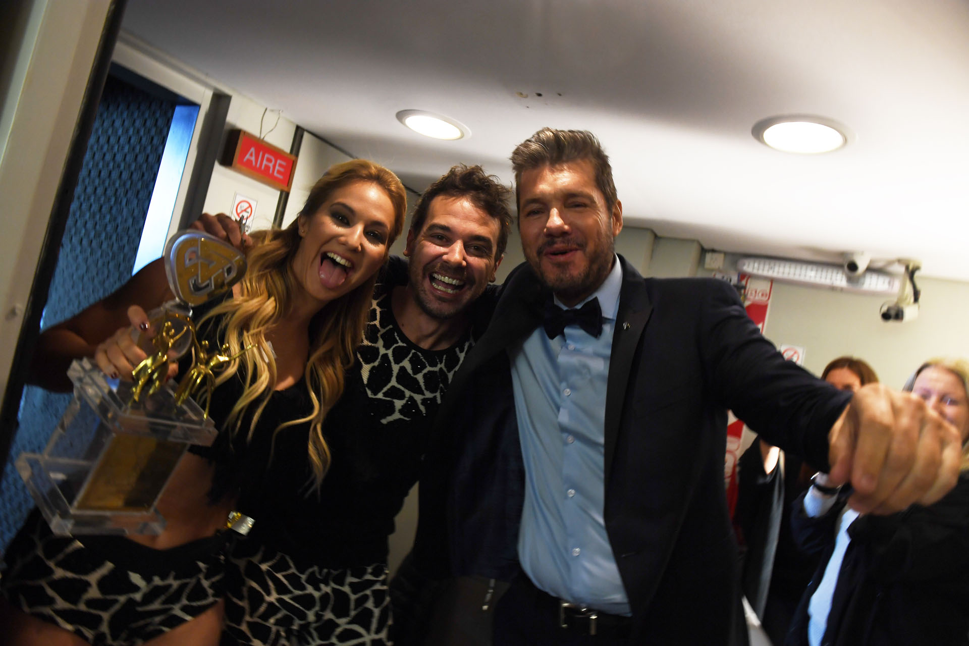 Marcelo Tinelli con Pedro Alfonso y Flor Vigna
