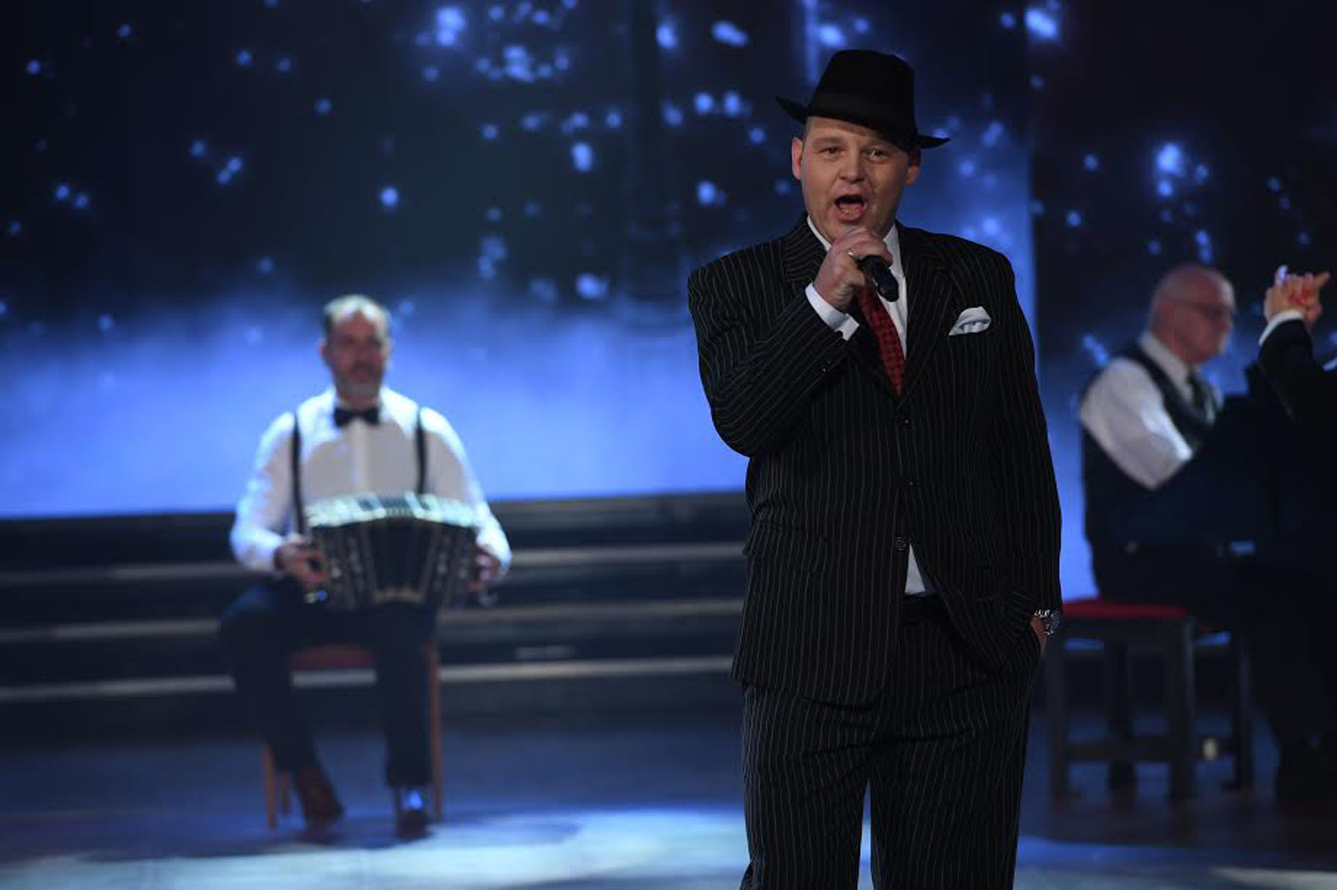 El Pepo cantó “El sueño del pibe” en la apertura musical de ShowMatch