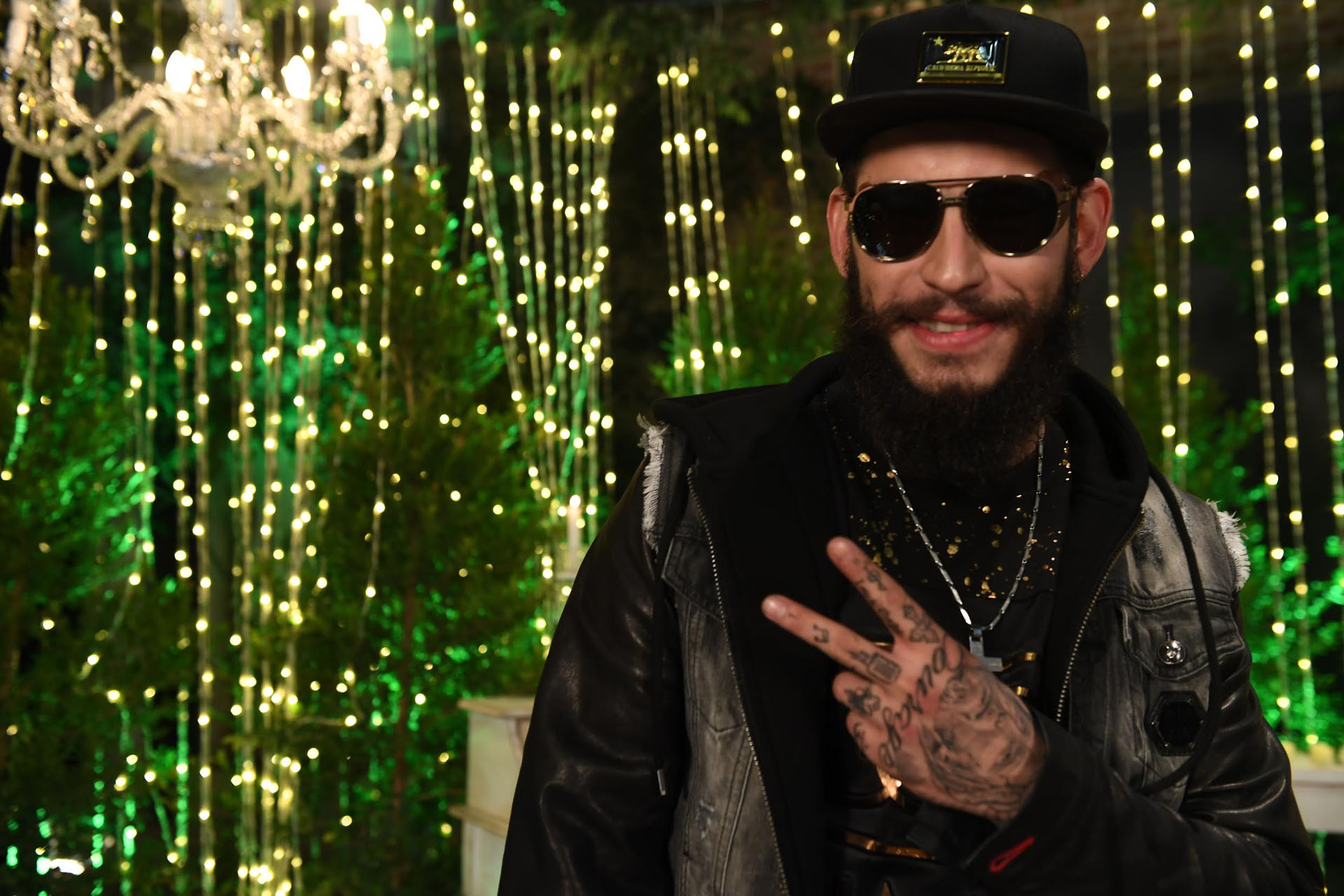 Ulises Bueno realizó una versión en español del tema “Sweet child of me”, en la apertura de ShowMatch