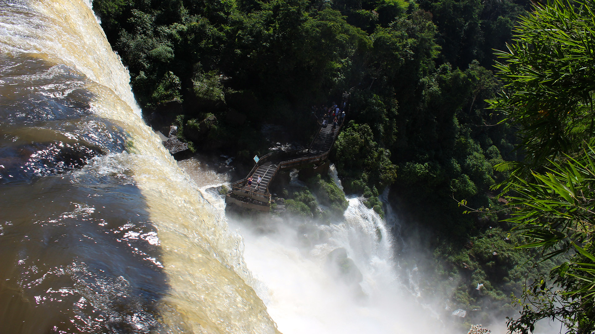 La ocasión fue ideal para recorrer el espectáculo de las cataratas, declaradas como una de las nuevas siete maravillas naturales del mundo