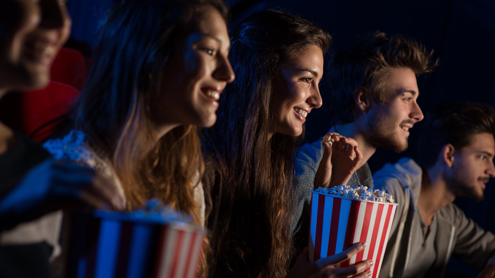 El cine, la salida preferida de los jóvenes argentinos (iStock)