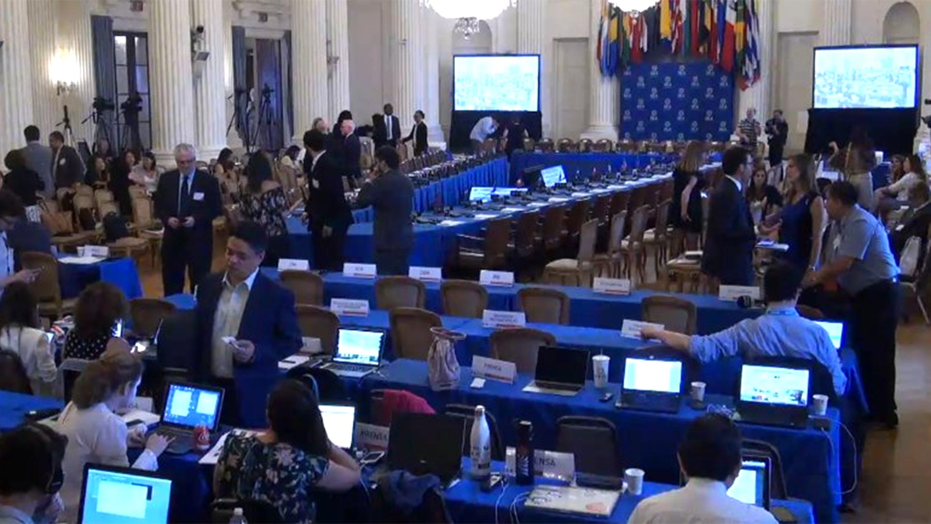 El texto, que se quedó a tres votos de la aprobación, pedía al régimen chavista reconsiderar la convocatoria de la Asamblea Constituyente